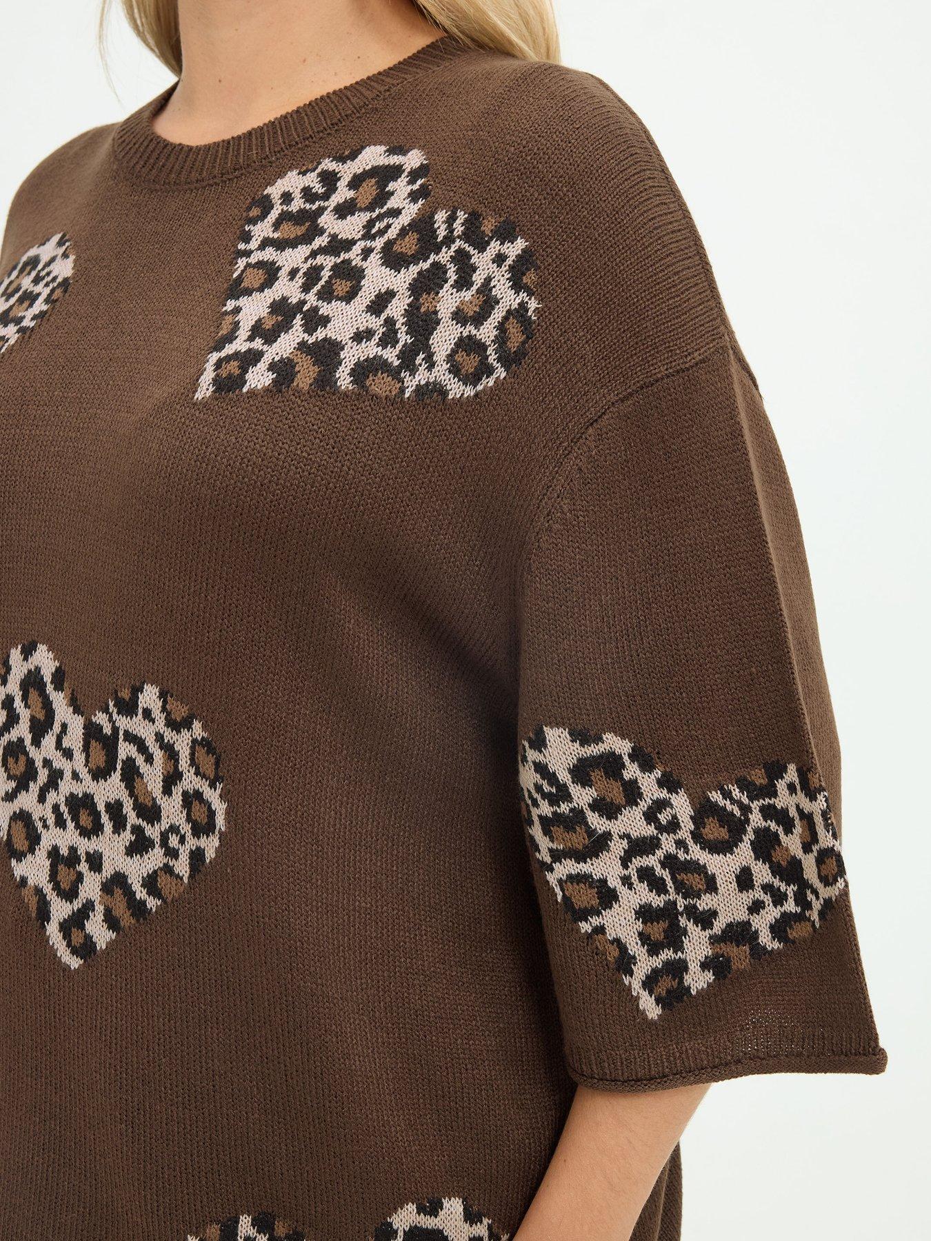 Image 4 of 4 of Yours Curve Heart Leopard Boxy Top - Brown