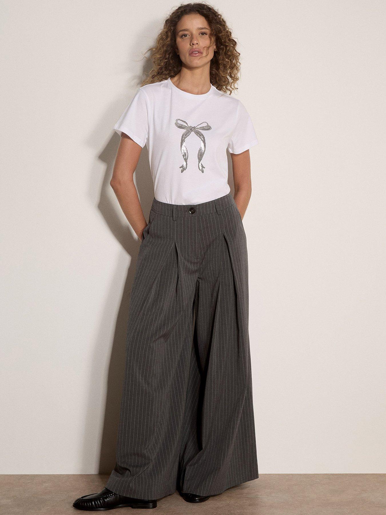 Image 3 of 4 of Apricot Apricot Inverted Pleat Pinstripe Trouser
