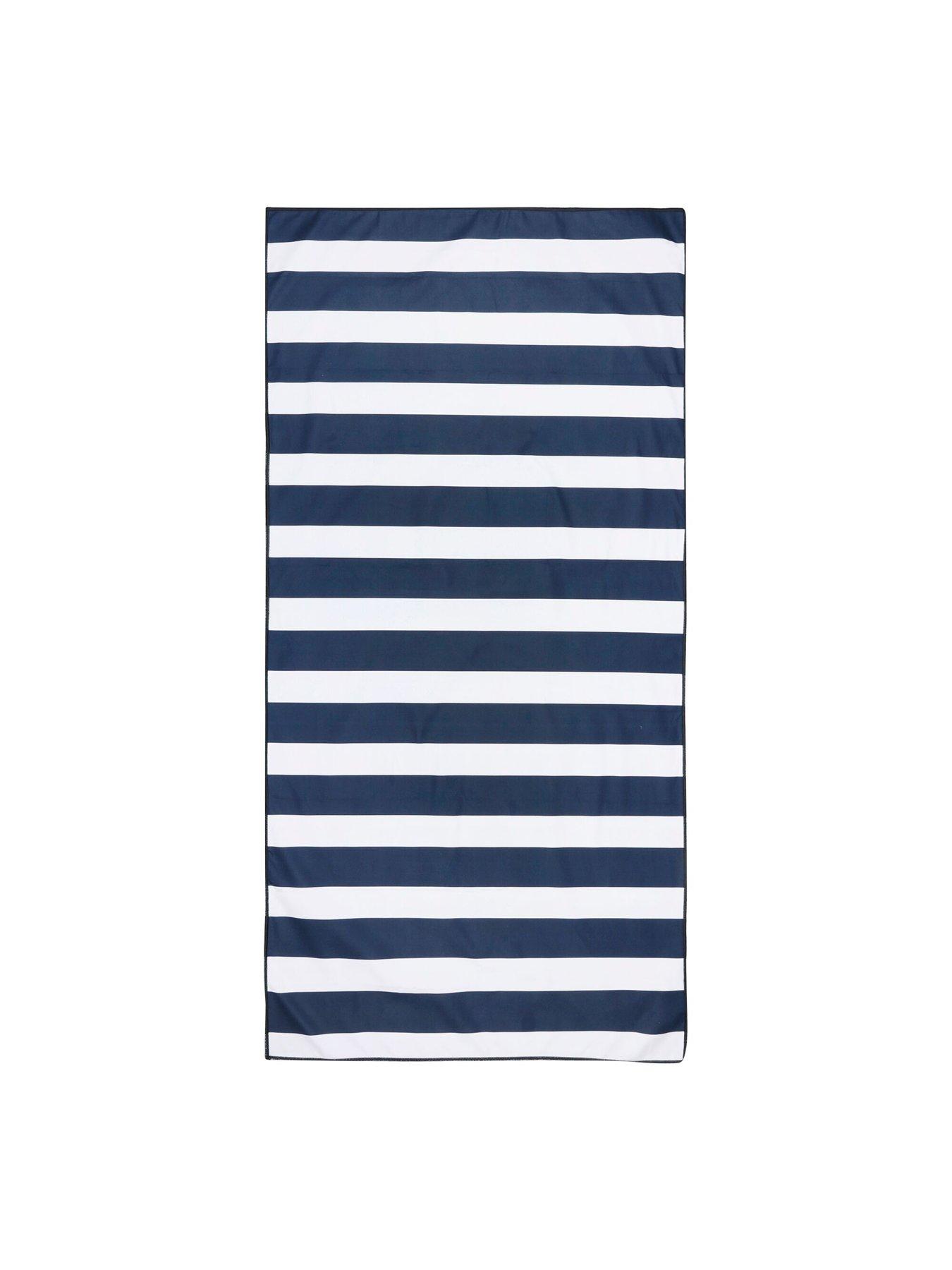Image 2 of 4 of Regatta Printed Microfibre Beach Towel