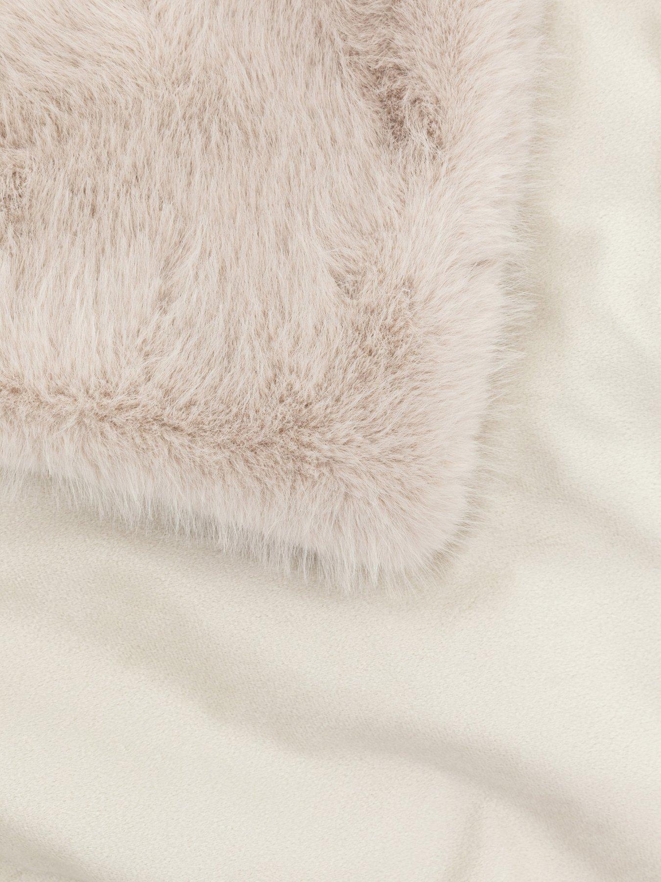 Image 5 of 5 of Gallery Direct Maple Faux Fur Throw Oatmeal 150x200cm