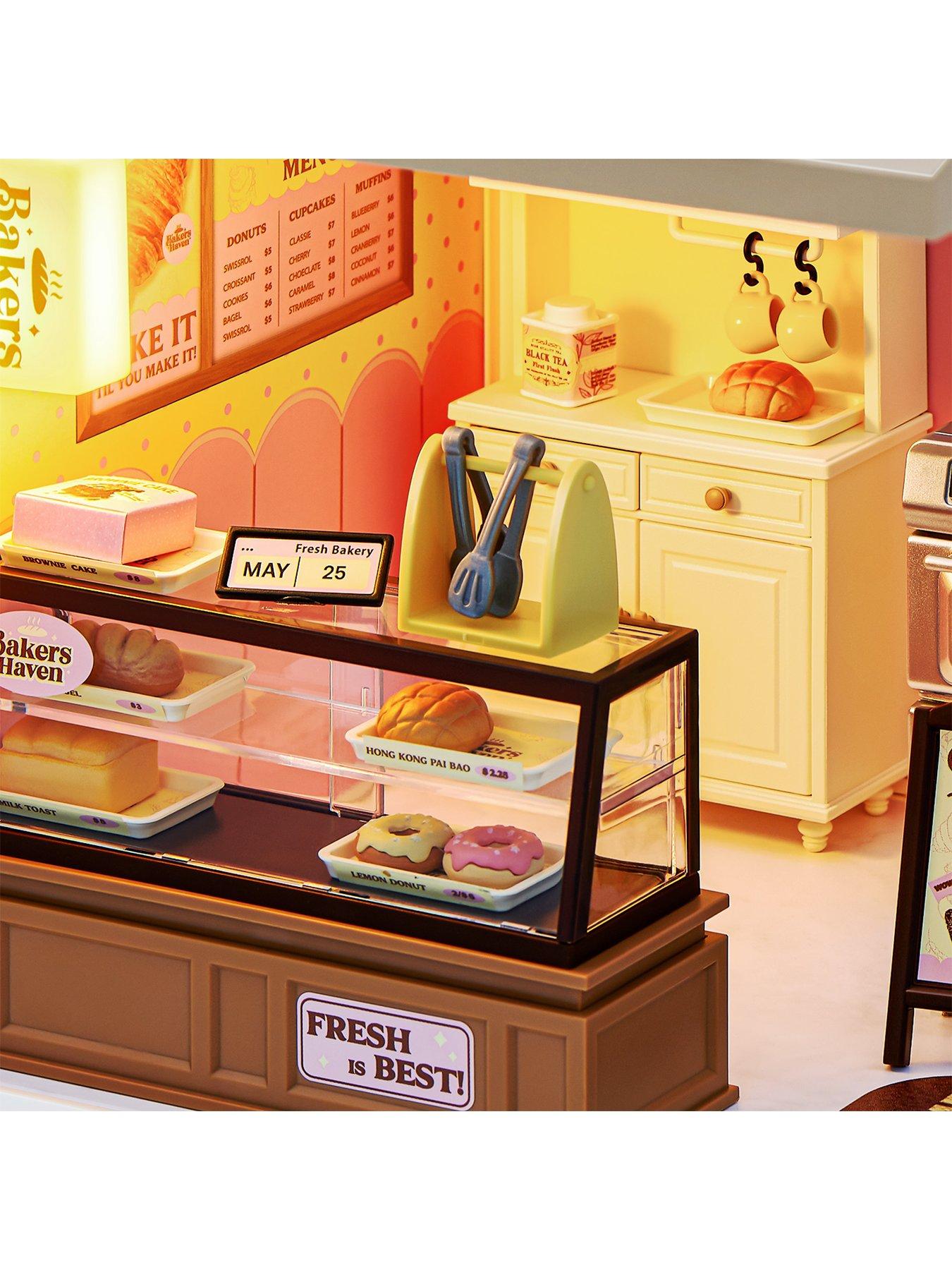 Image 5 of 5 of Mini Brands Spaces Mixed Playset S1