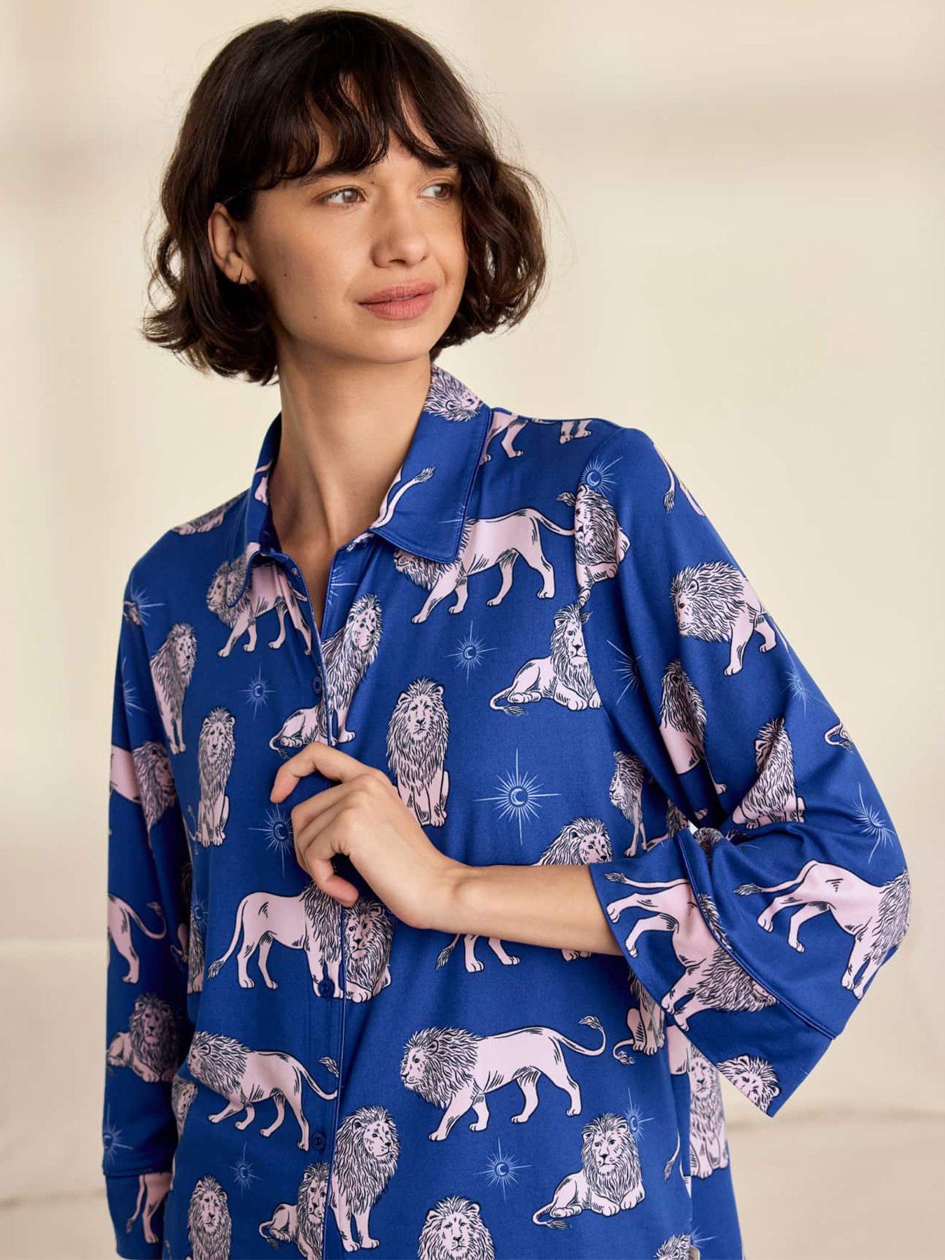 Image 3 of 6 of CHELSEA PEERS Moonlit Lion Print Long Pyjama Set - Blue