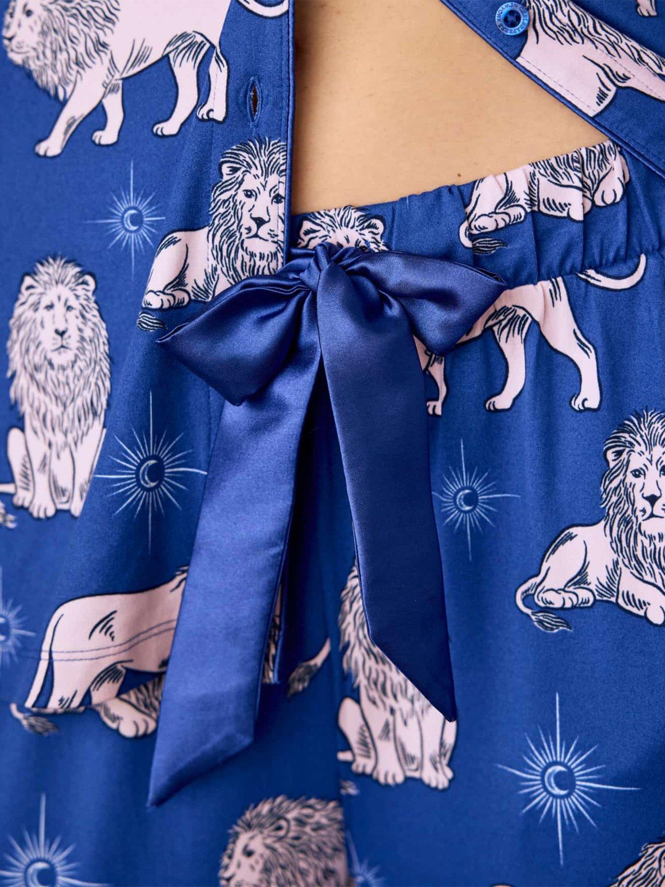 Image 4 of 6 of CHELSEA PEERS Moonlit Lion Print Long Pyjama Set - Blue