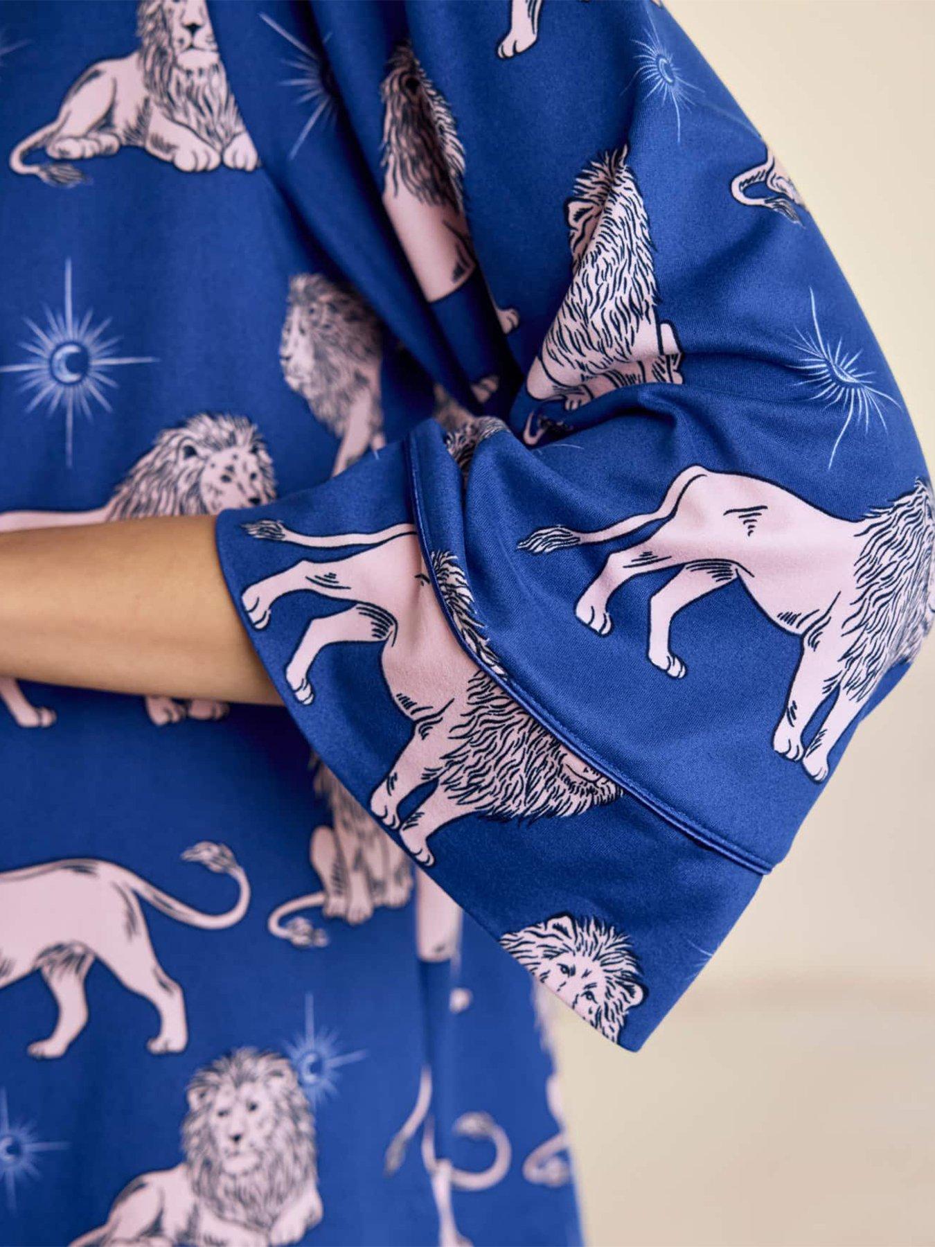 Image 5 of 6 of CHELSEA PEERS Moonlit Lion Print Long Pyjama Set - Blue