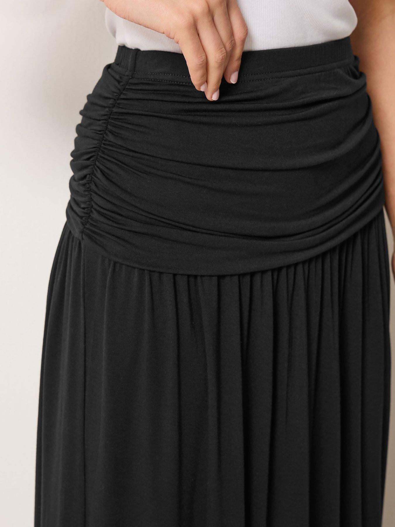Image 4 of 4 of Long Tall Sally Ruched Waist Maxi Skirt - Black