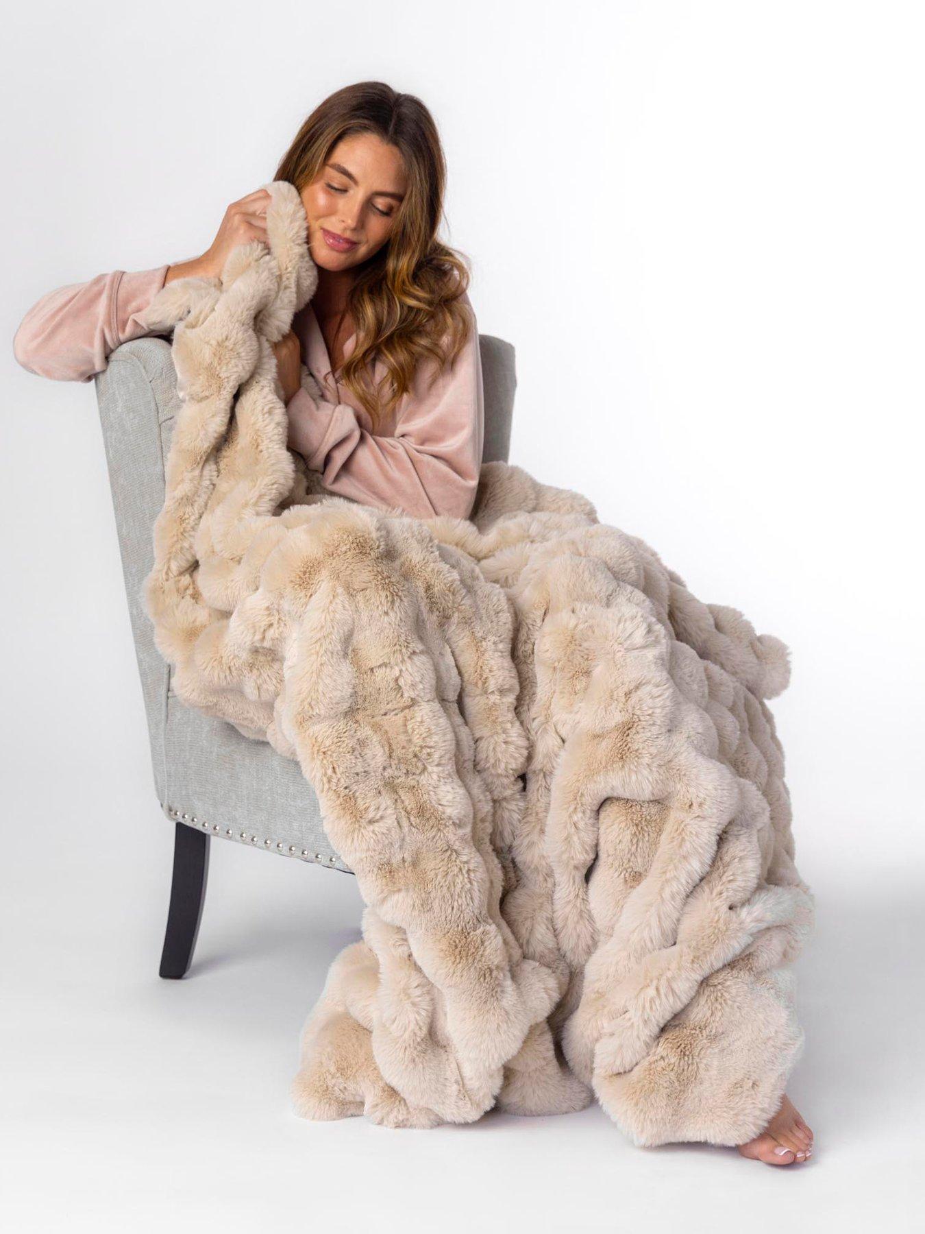 Image 2 of 5 of Heat Holders HEAT HOLDERS SNUGGLE UPS FAUX FUR LUXURY BLANKET - NATURAL