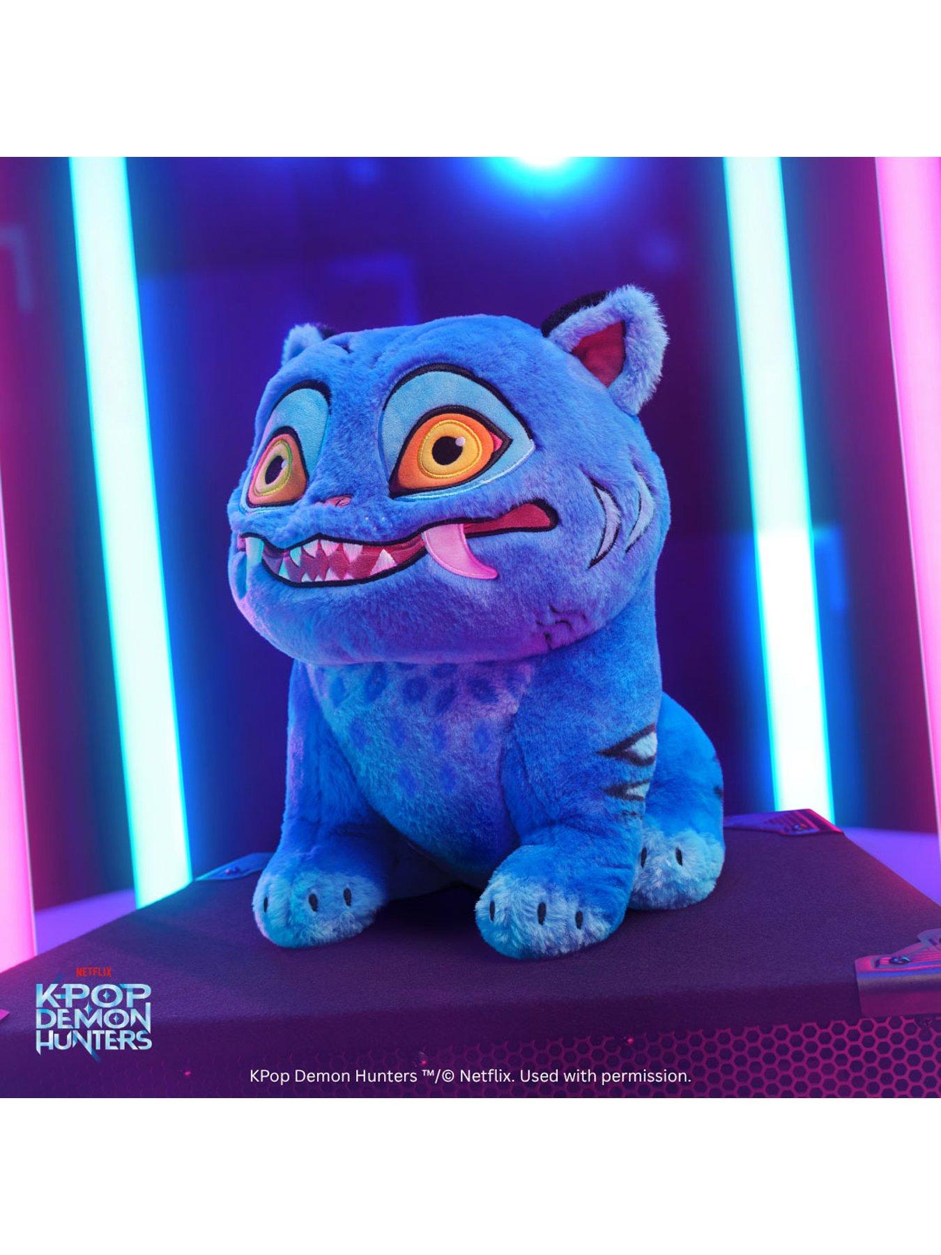 Image 3 of 7 of K-Pop Demon Hunters 12" Figural Sitting Derpy