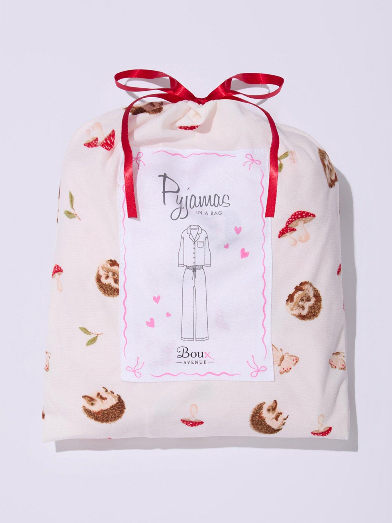 Image 7 of 7 of Boux Avenue Boux Avenue Hedgehog Garden Pj In A Bag - Cream