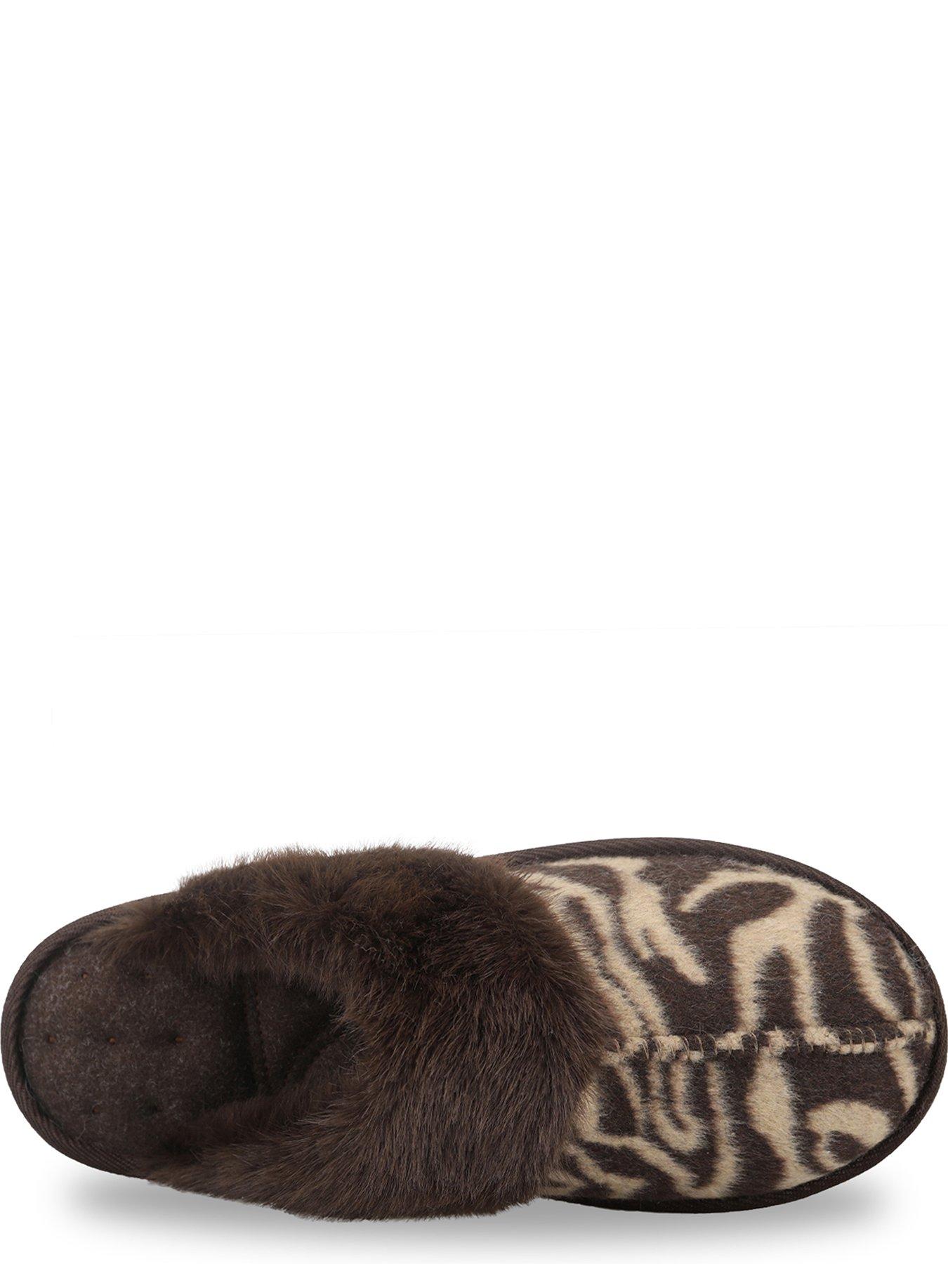Image 3 of 5 of Totes Isotoner Womens Animal Print Mule Slippers - Brown