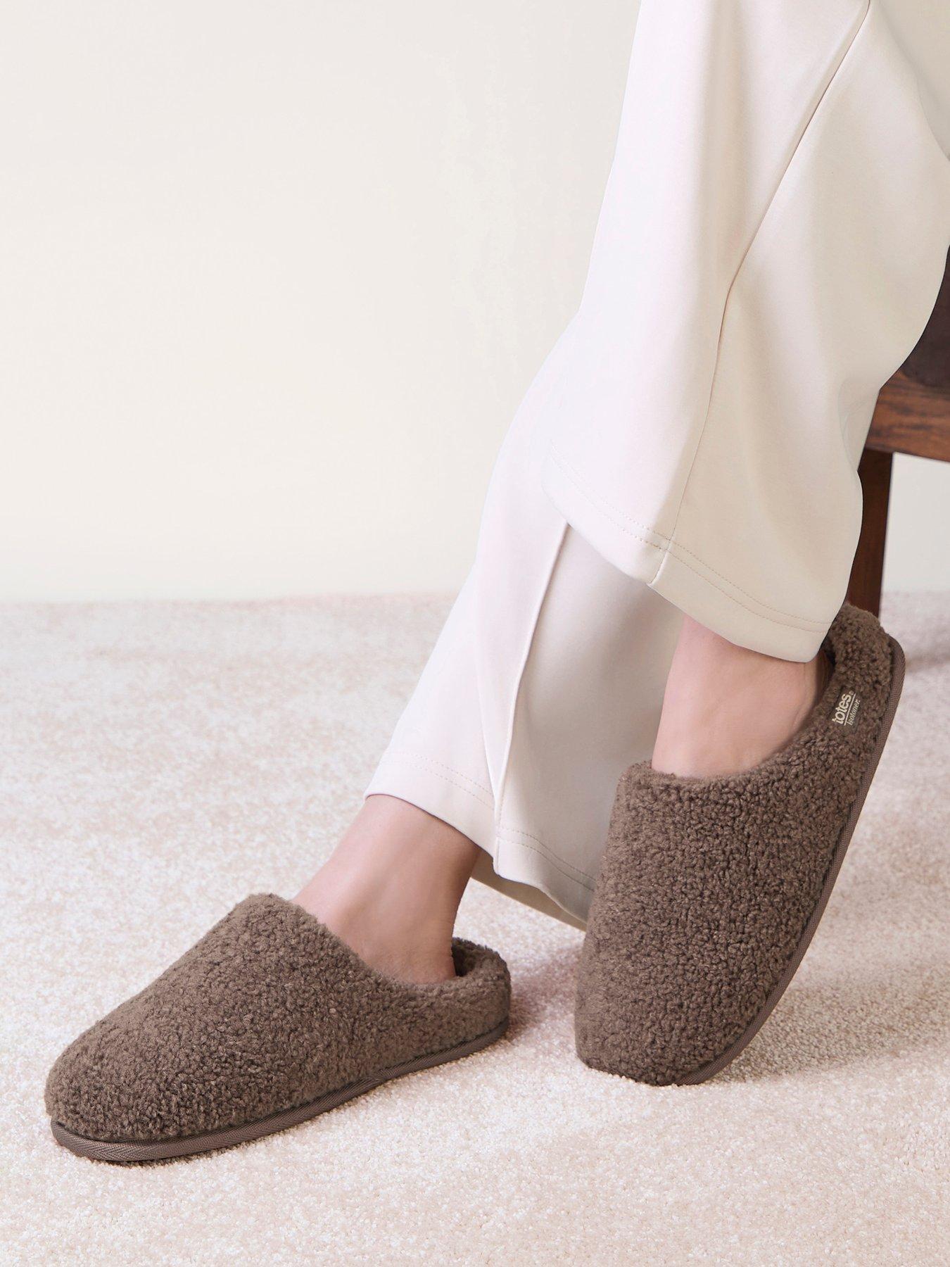 Image 5 of 5 of Totes Isotoner Womens Borg Swept Back Mule Slippers - Brown