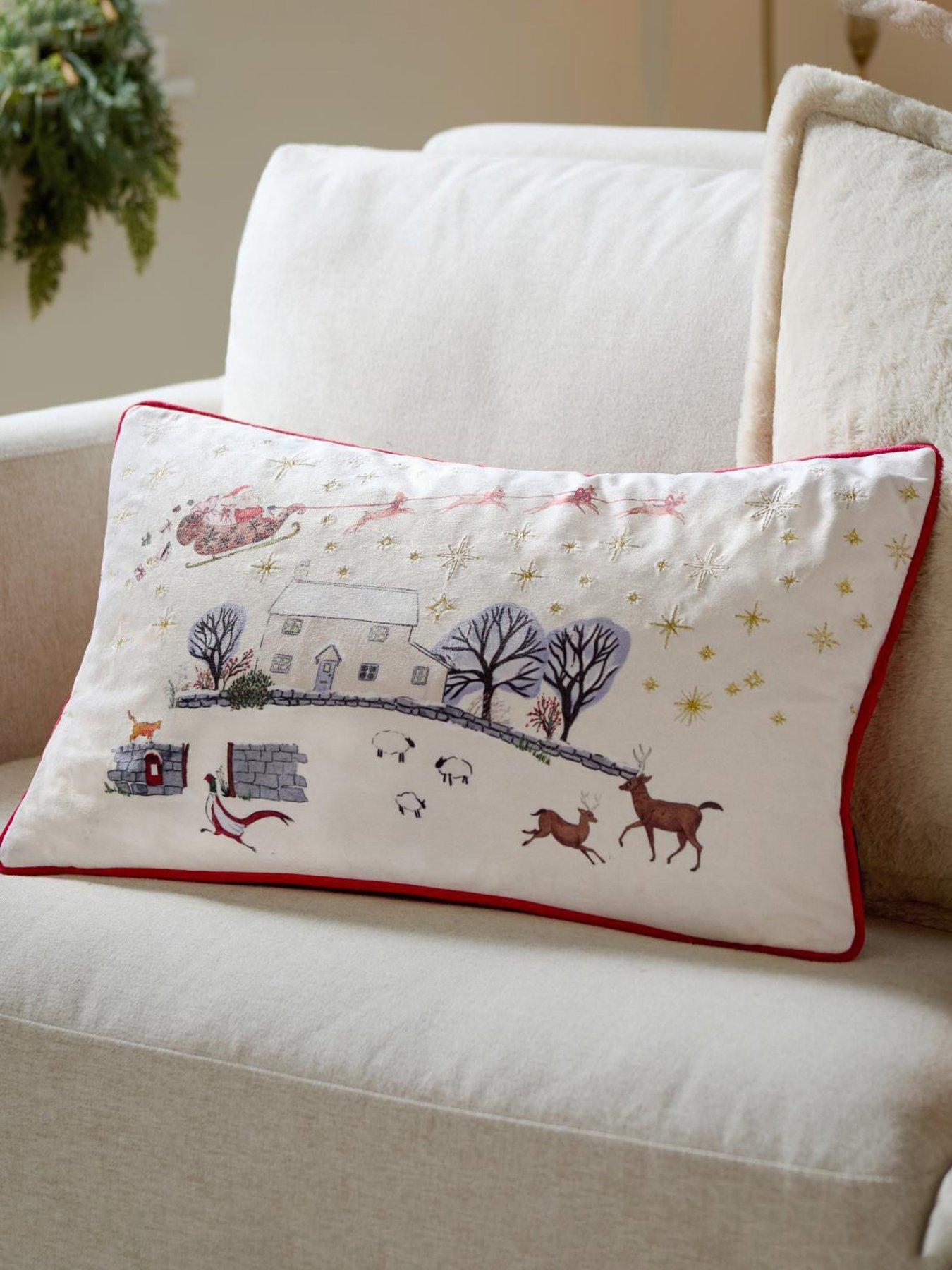 Furn COTSWOLD CHRISTMAS 30X50 POLYESTER CUSHION CREAM/BURGUNDY