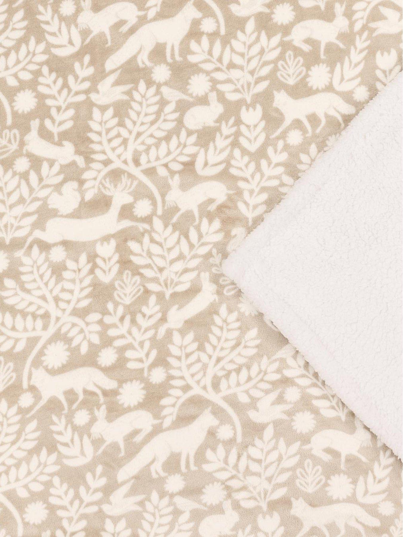 Image 4 of 4 of Furn SKANDI WOODLAND SHERPA 140X180 THROW SABLE