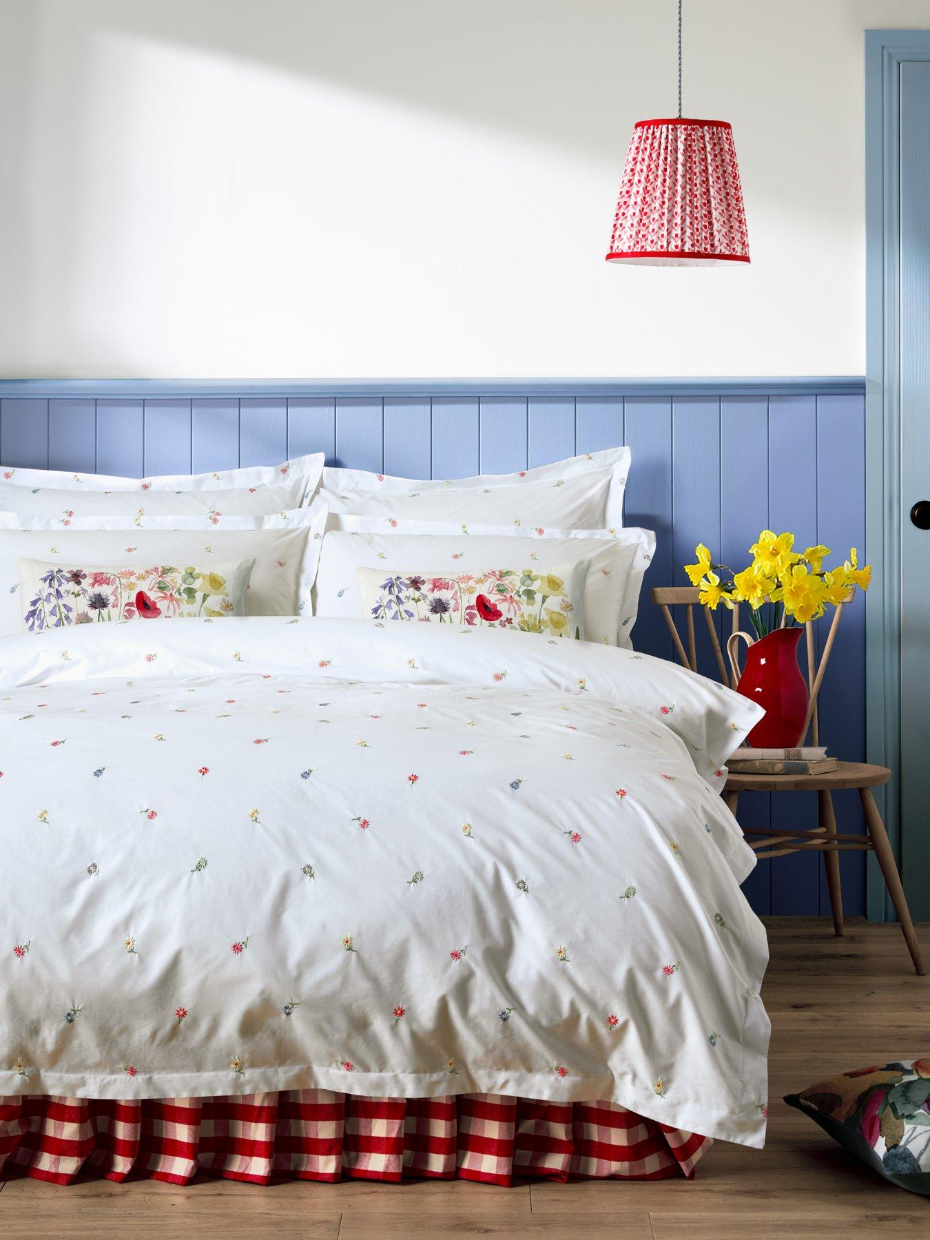 Image 1 of 6 of Bluebellgray Daisy Embroidery Quilt Set