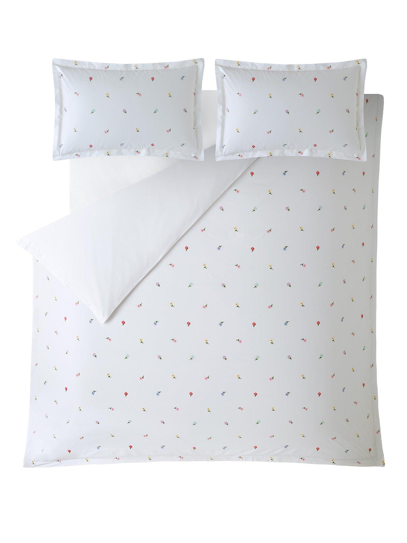 Image 2 of 6 of Bluebellgray Daisy Embroidery Quilt Set