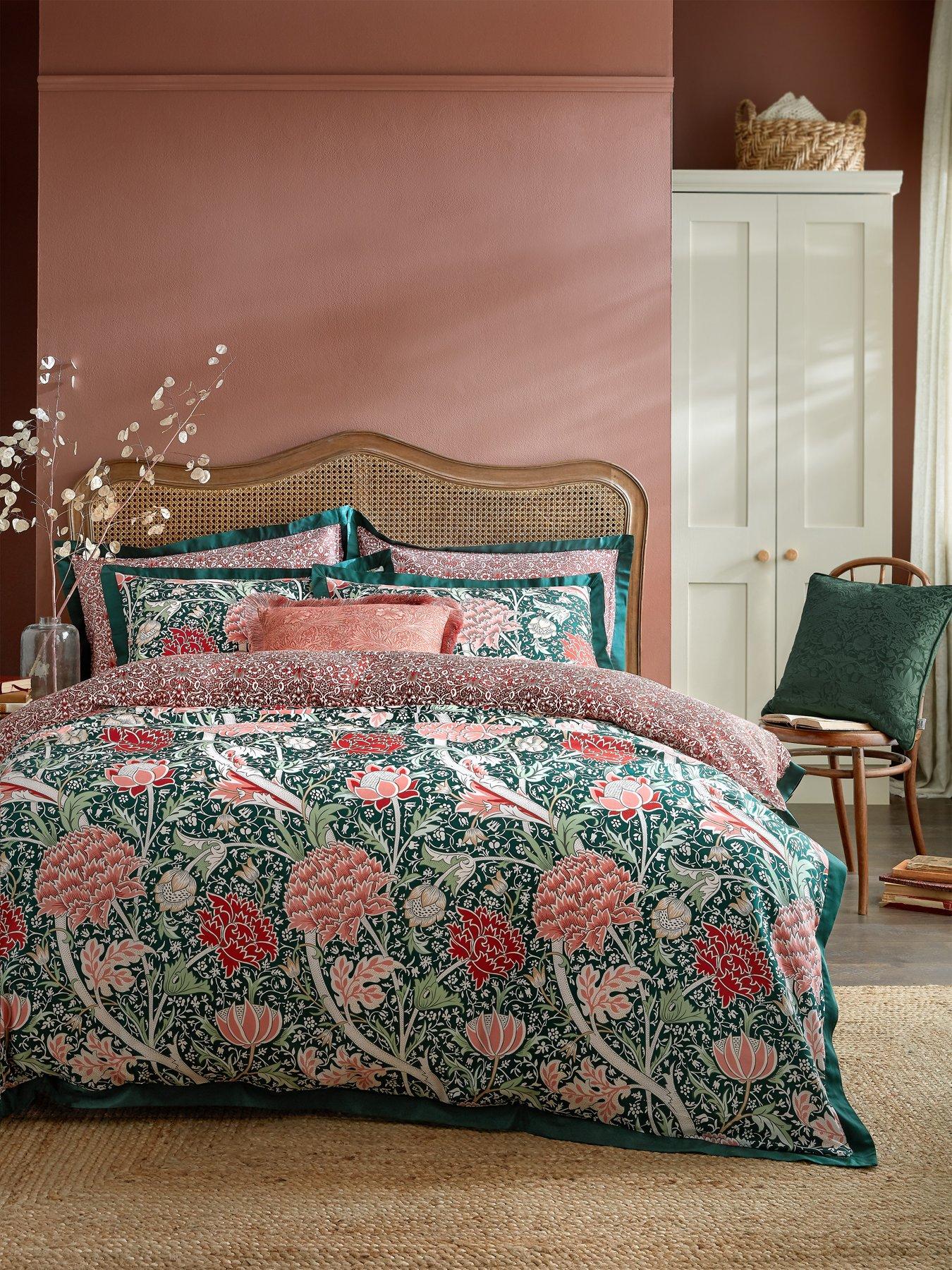 Image 1 of 7 of William Morris at Home Cray Quilt Set