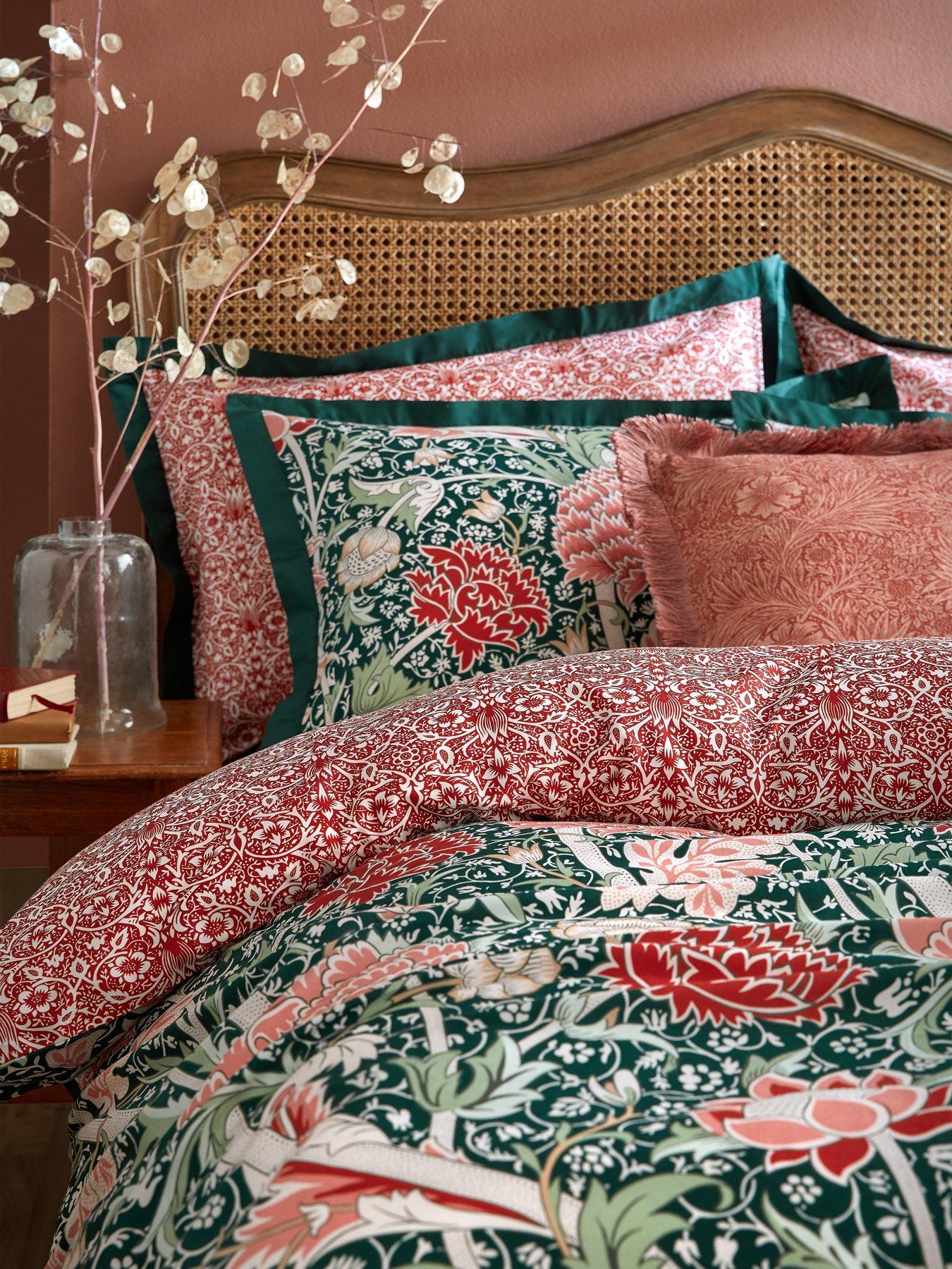 Image 3 of 7 of William Morris at Home Cray Quilt Set