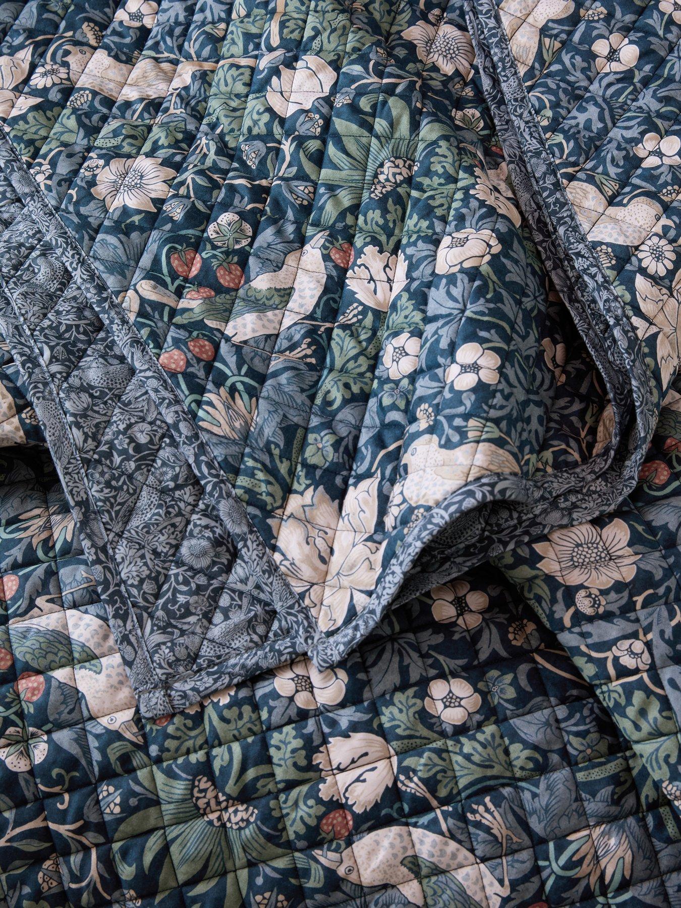 William Morris at Home Midnight Strawberrythief Quilted Bedspread 235x235Cm