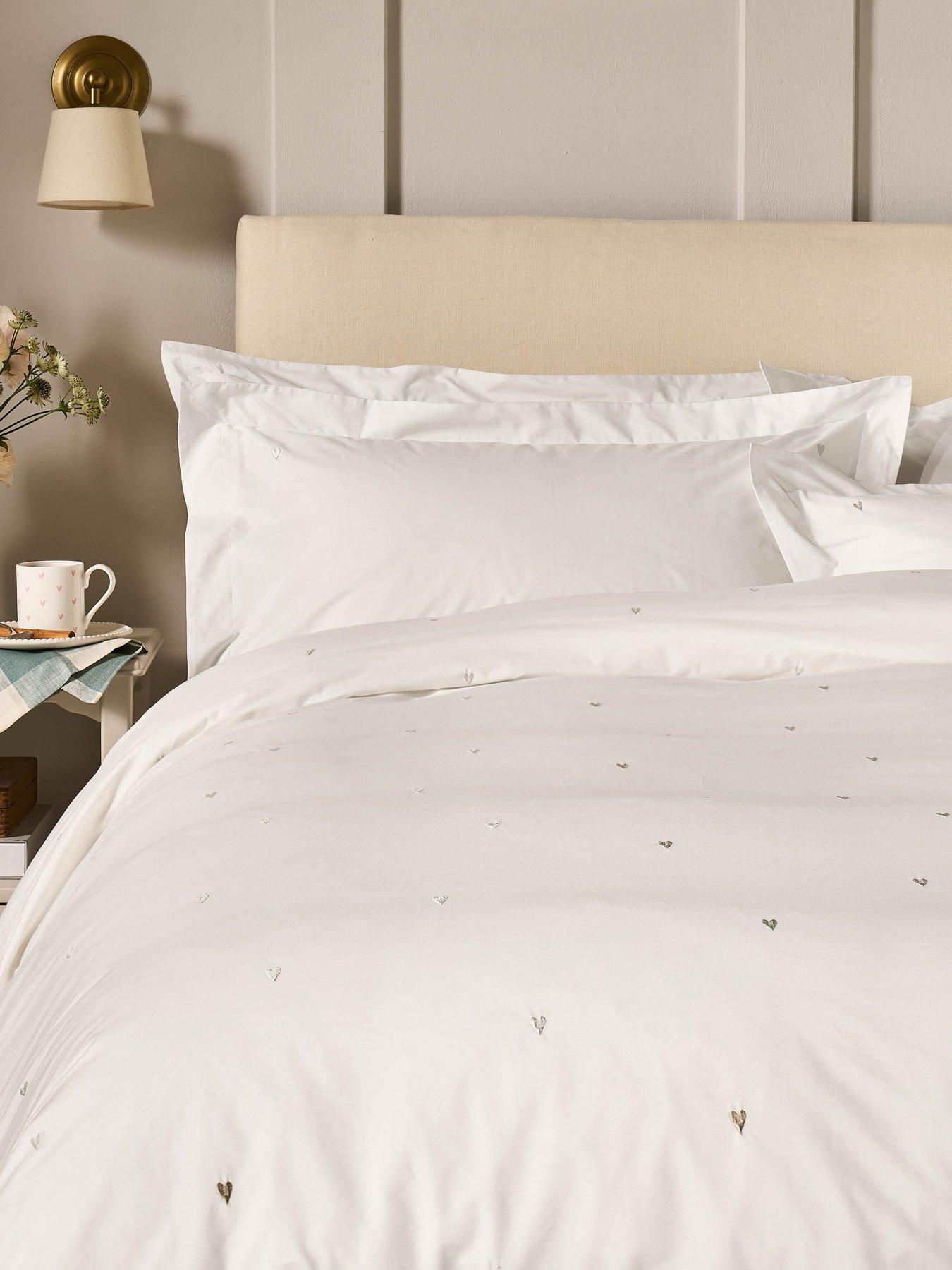 Sophie Allport Love Hearts Embroidery Quilt Set
