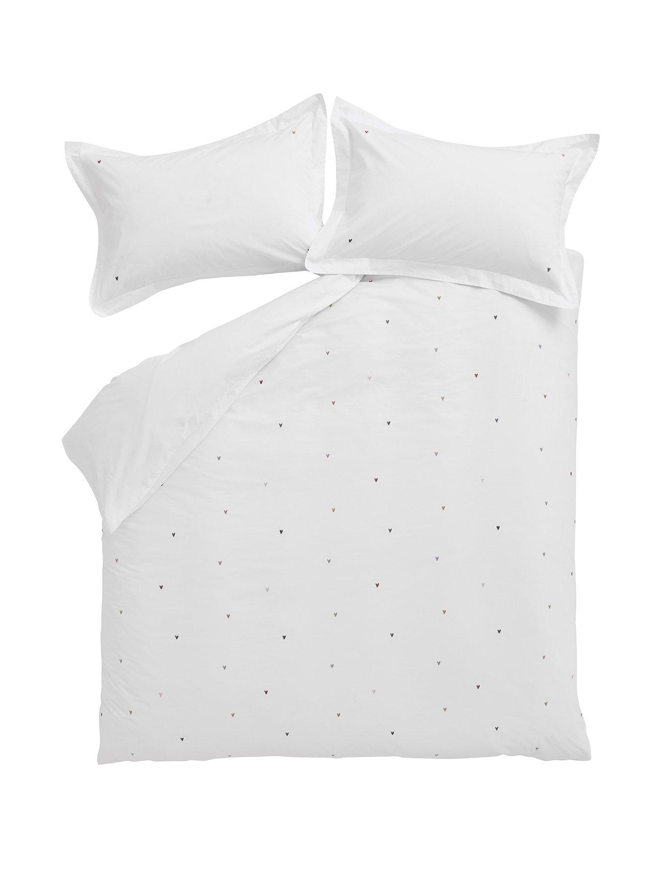 Image 2 of 4 of Sophie Allport Love Hearts Embroidery Quilt Set