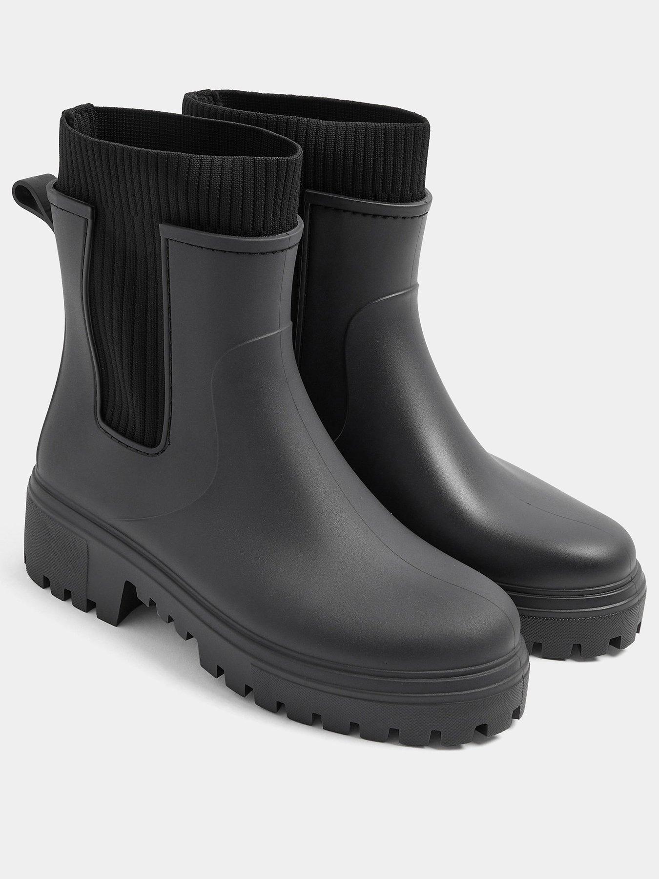Image 2 of 4 of Yours Womens Ribbed Cuff Chunky Sole Wellington Boots - Black
