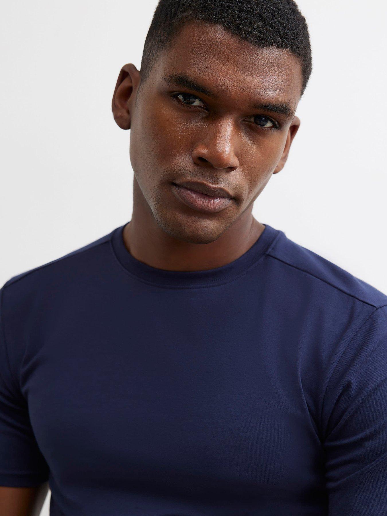Image 4 of 6 of River Island Essential Muscle Fit Cotton T-shirt - Navy