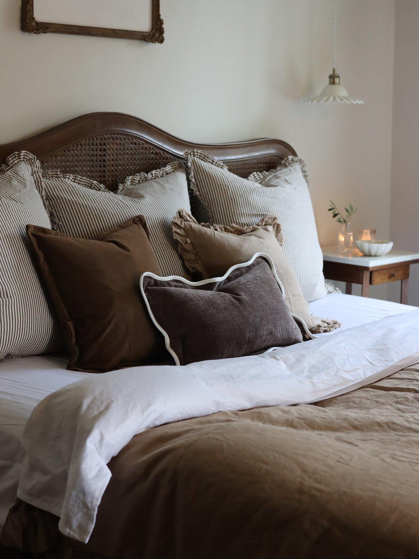 Image 3 of 7 of Ellenvale Interiors Chloe Scalloped Edge Cushion Cover 50x30