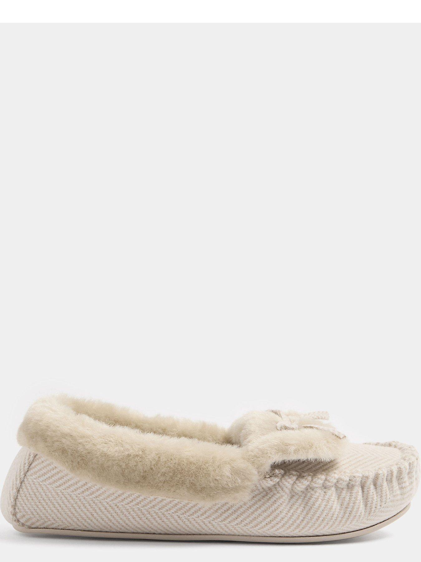 Image 4 of 4 of Yours Womens Bow Detail Faux Fur Moccasin Slippers - Cream