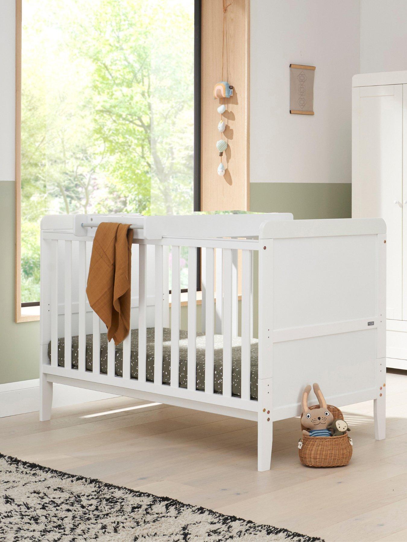 Image 3 of 7 of Tutti Bambini Rio 3pc Nursery Furniture Set - White