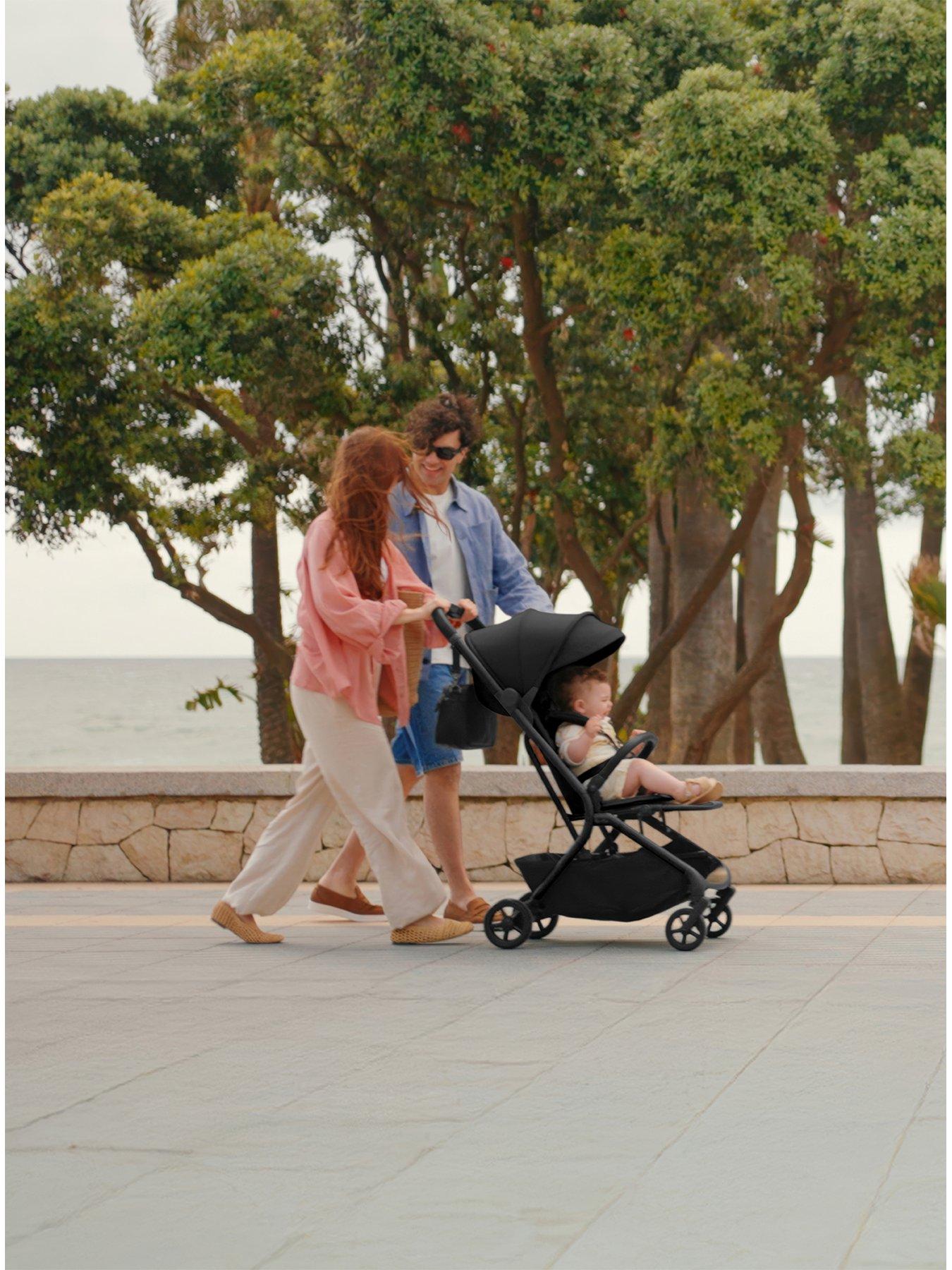 Image 2 of 7 of Silver Cross Nia Stroller and Travel Bag Bundle - Onyx