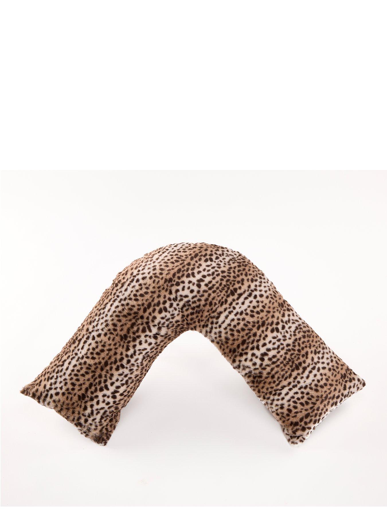 Image 2 of 5 of The Very Collection Serengeti Faux Fur V-shape- Leopard