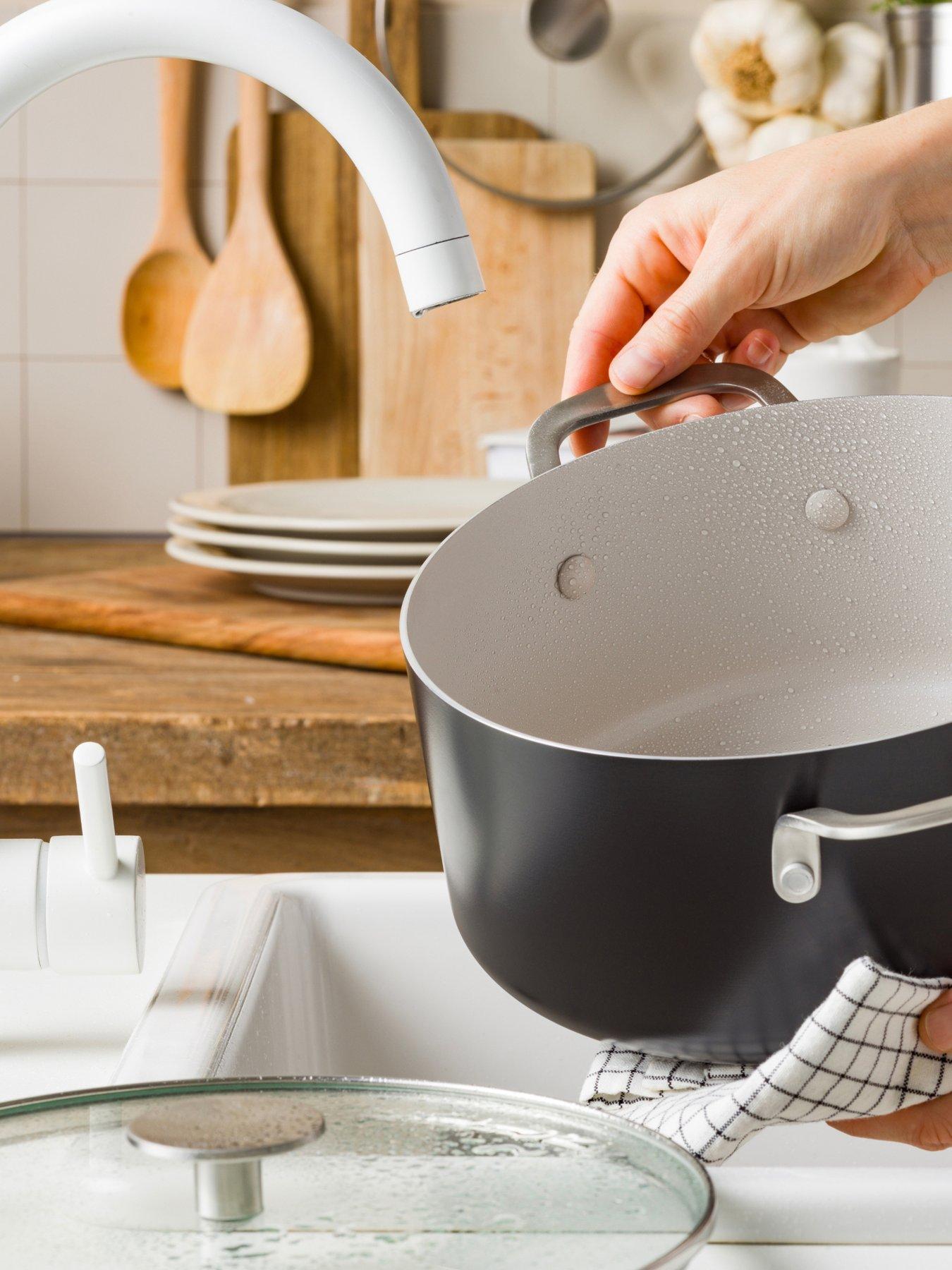 Image 4 of 5 of KitchenAid Coloured Aluminum Casserole With Lid 24cm / 4.91l - Matte Black