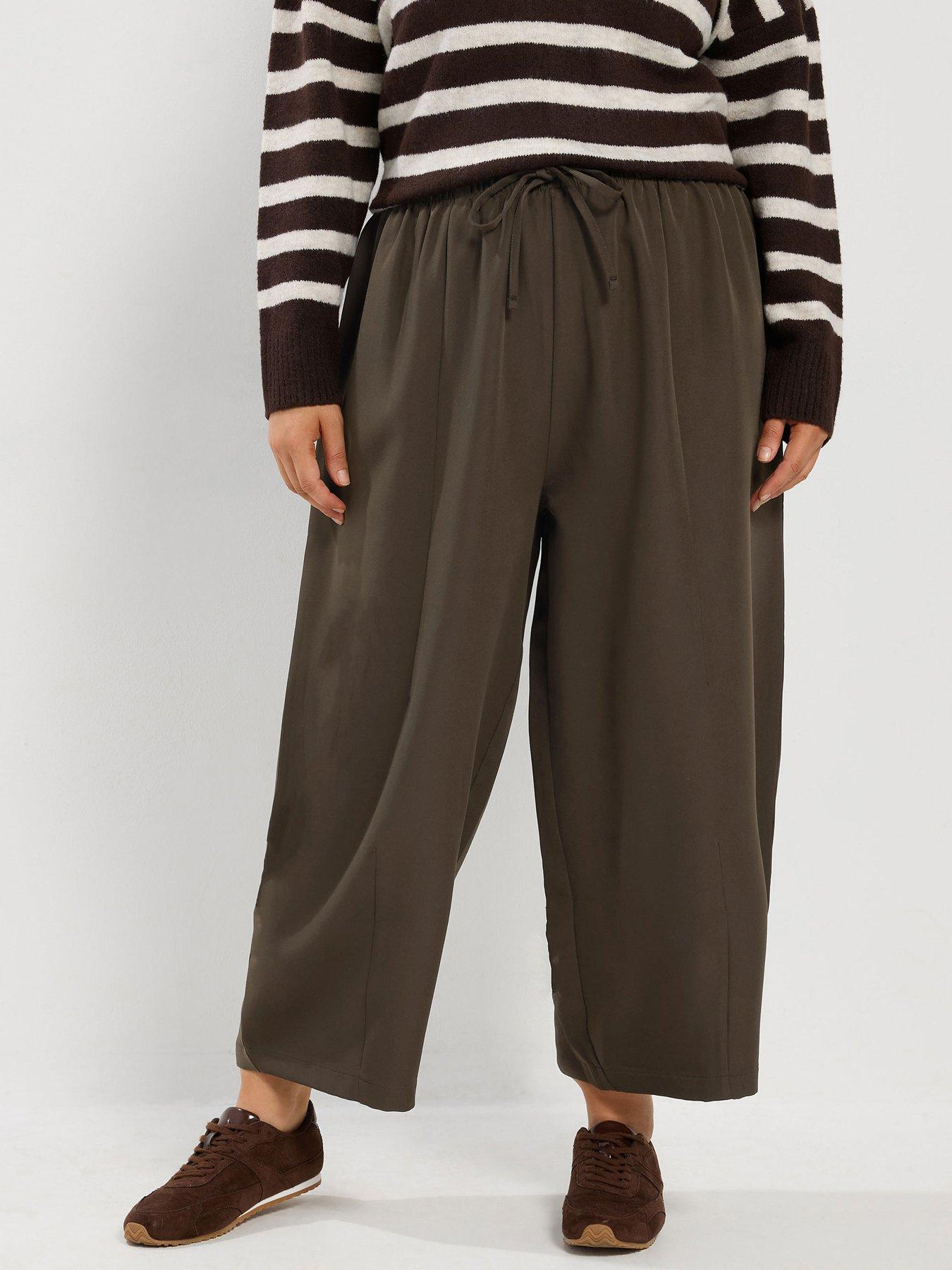 Image 1 of 4 of Yours Womens Curve Barrel Leg Drawstring Waist 28" Leg Trousers - Brown