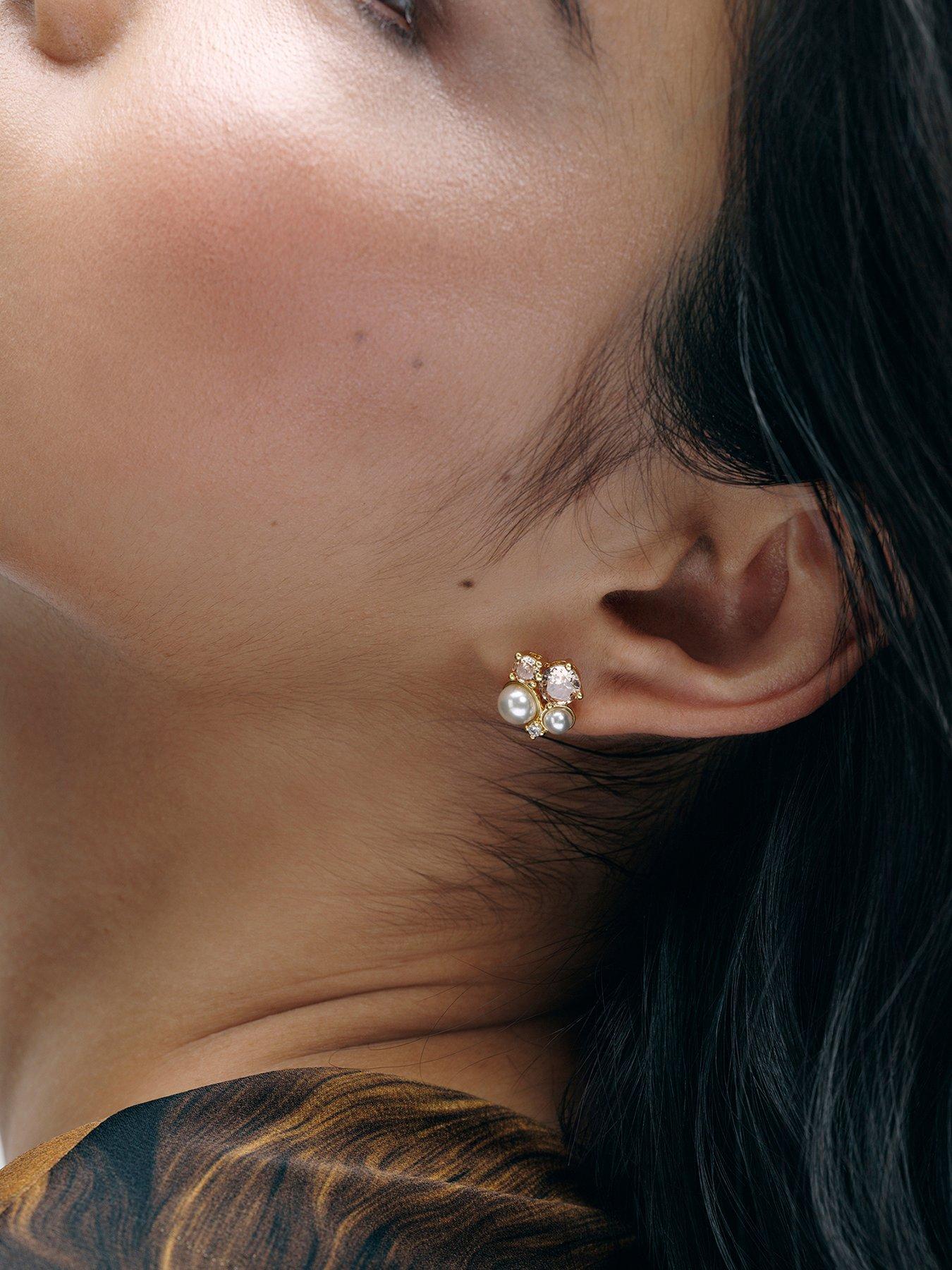 Image 1 of 7 of Cerene OLER: Pearl Shimmer Stud Earrings
