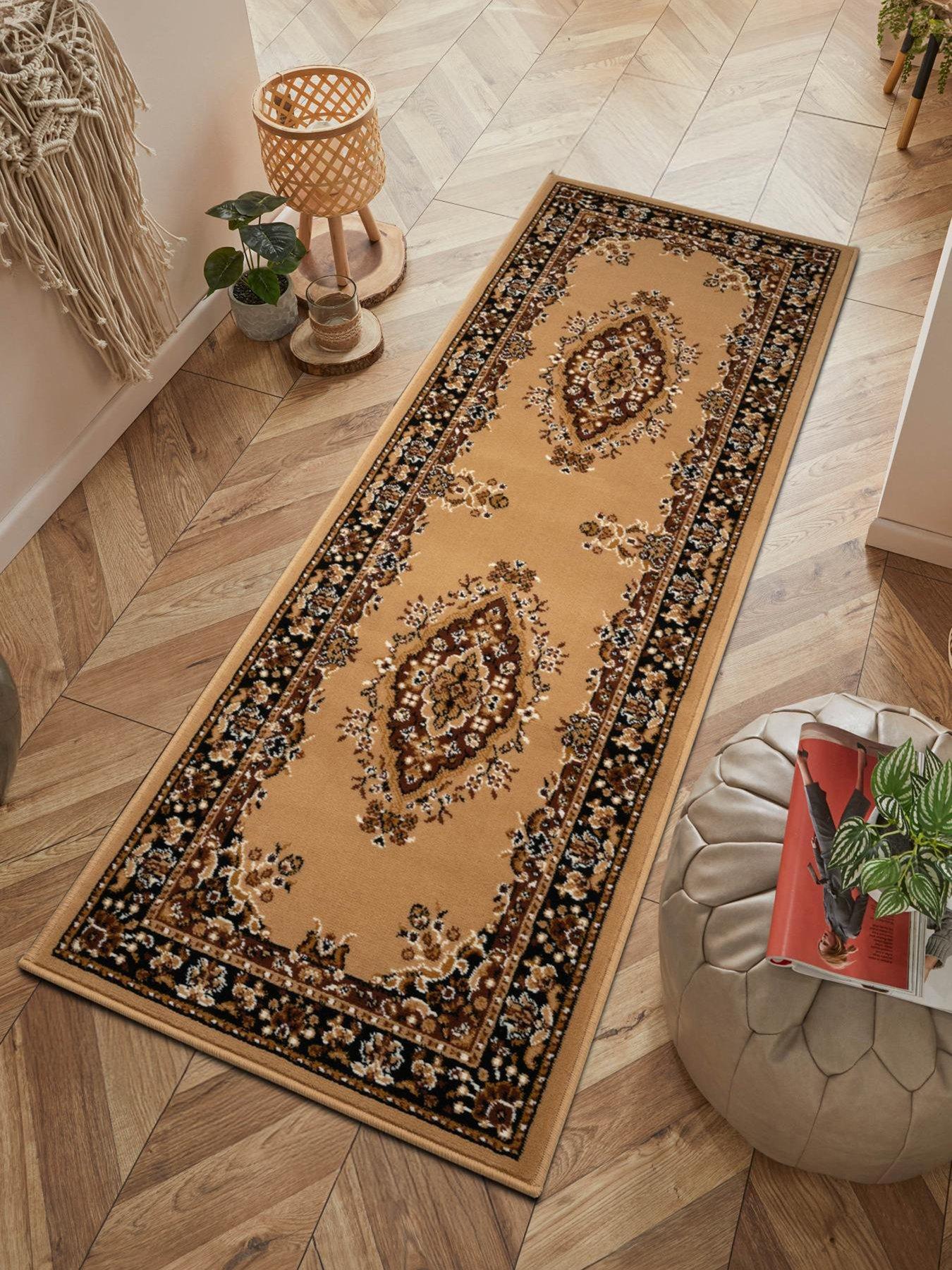 very-home-shiraz-runner