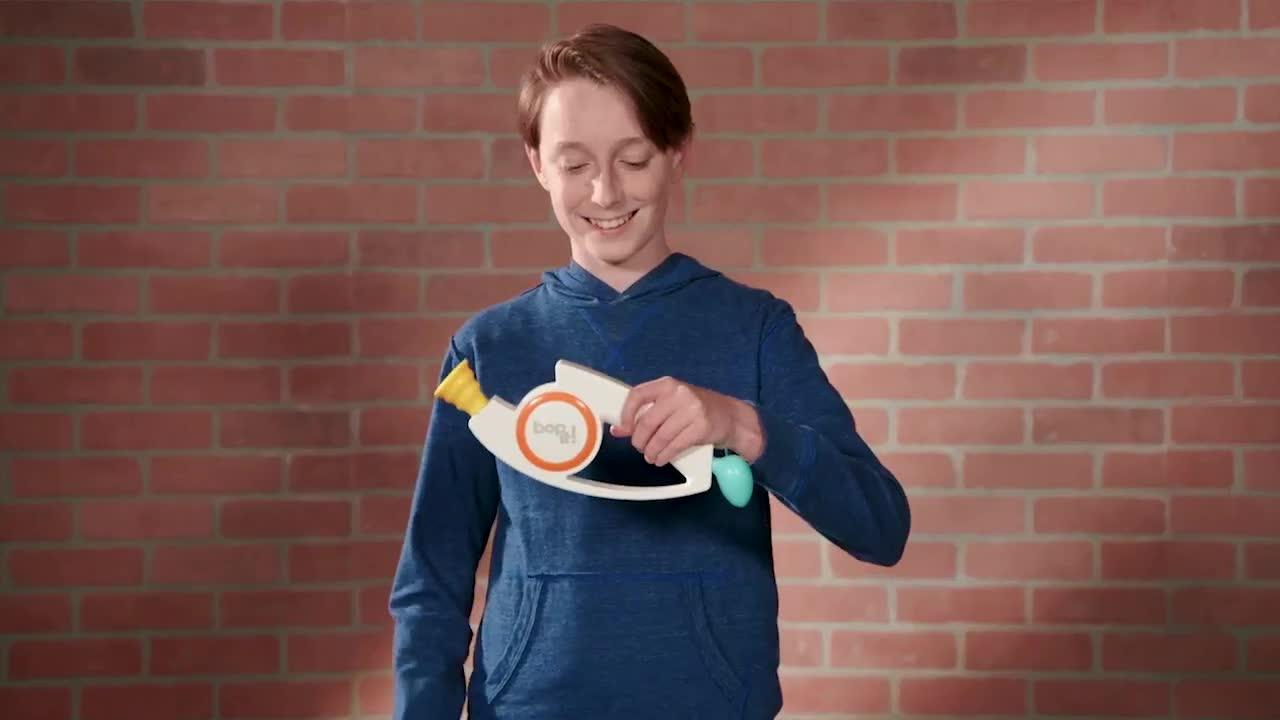 Video of hasbro-bop-it-electronic-dexterity-game