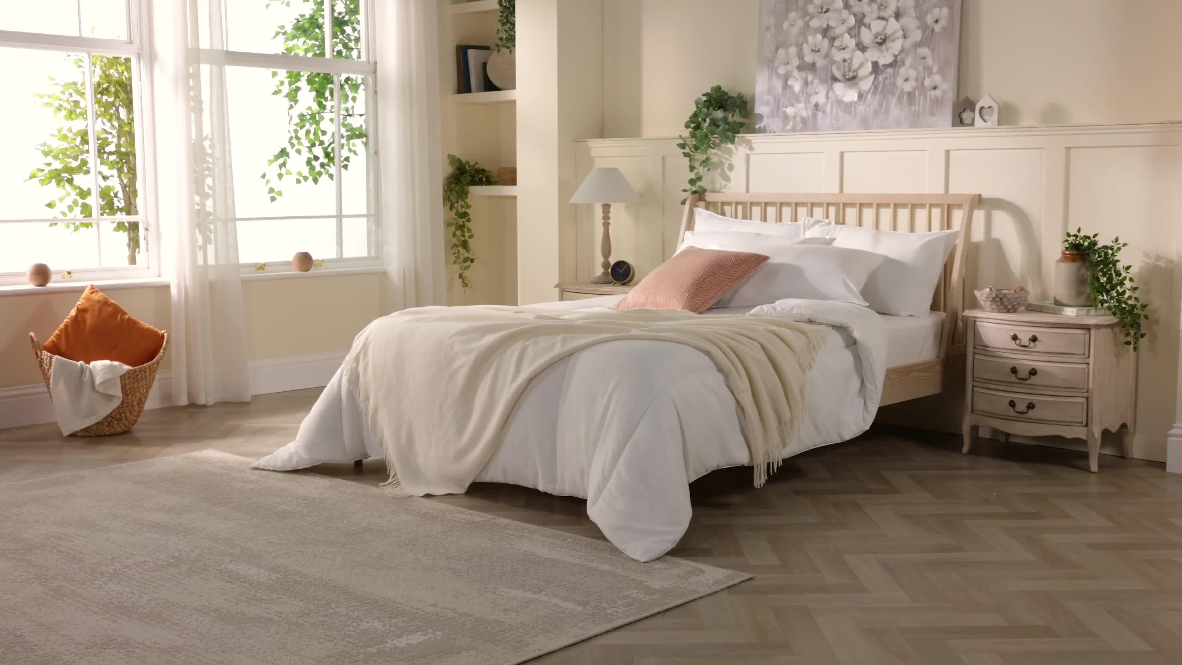 Video of slumberdown-climate-control-105-tog-duvet--white