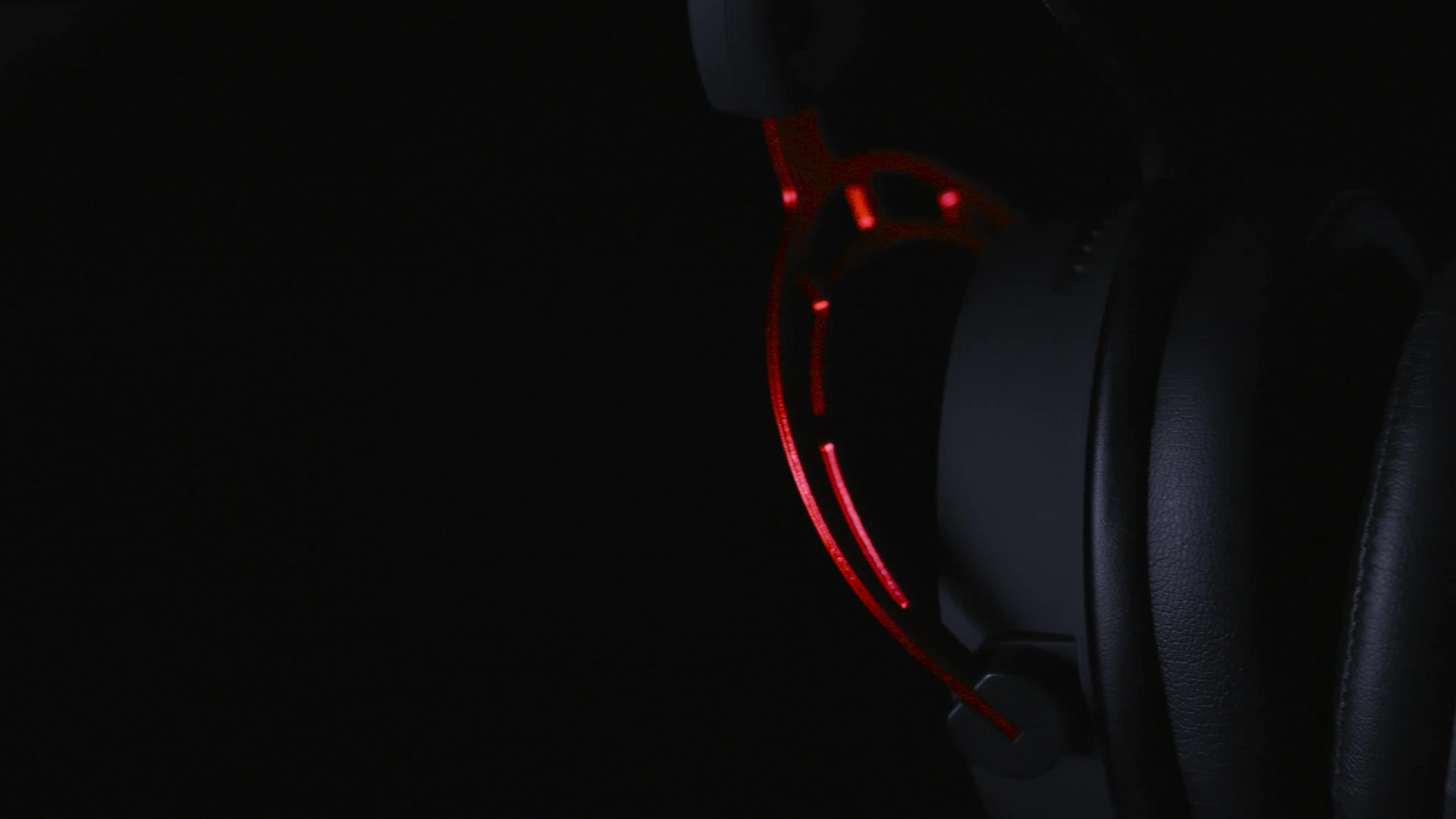 Video of hyperx-cloud-alpha-wired-gaming-headset-pc-ps4-ps5-switch-android-black-amp-red