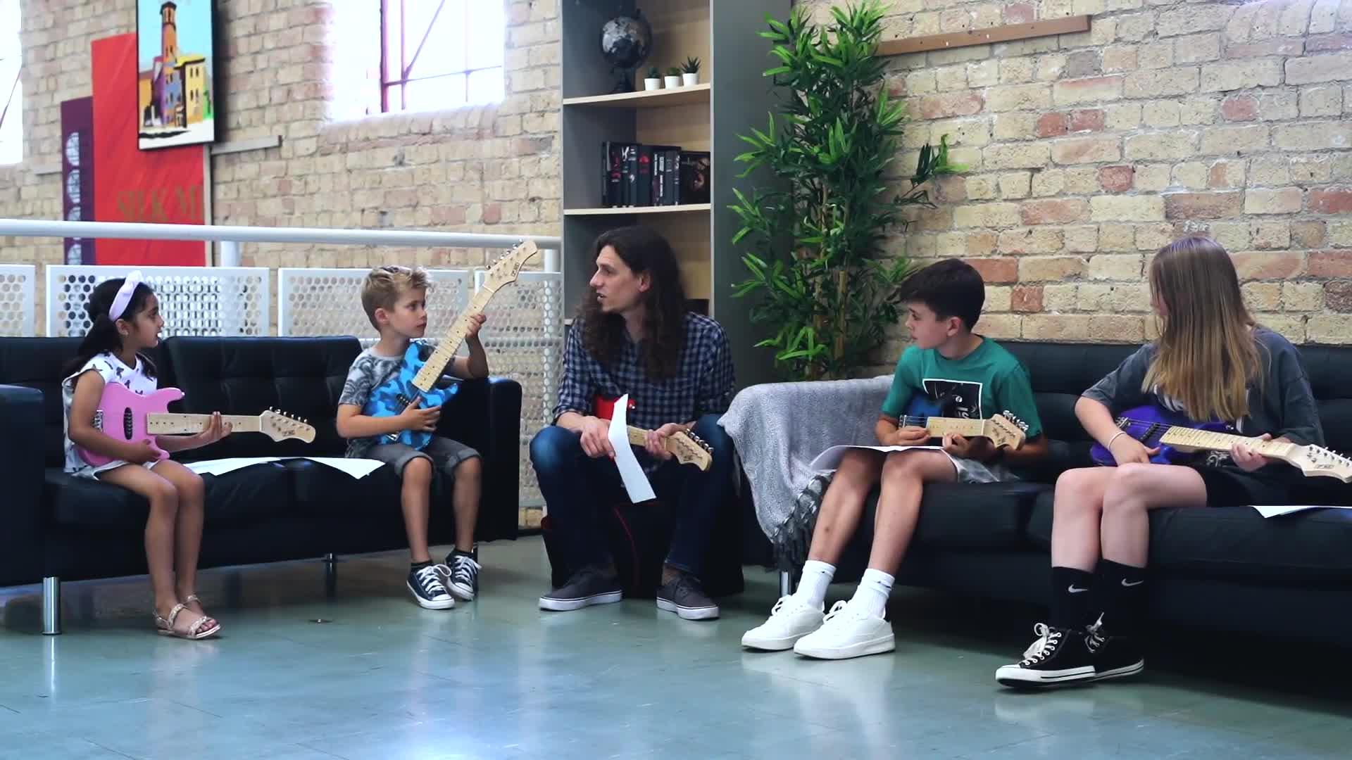 Image thumbnail 7 of 7 of 3rd Avenue Junior Electric Guitar Pack - Purpleburst