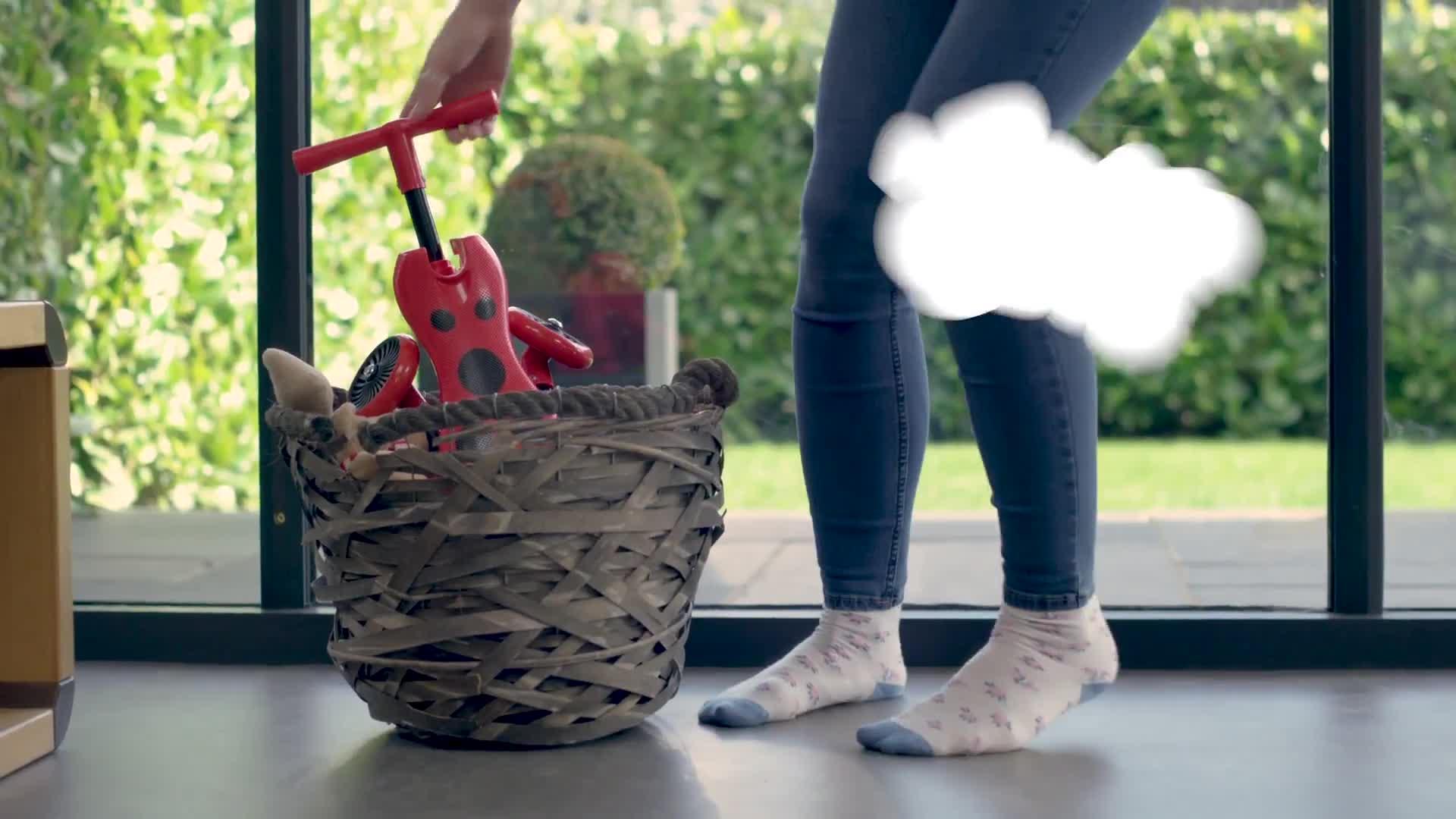 Video of scuttlebug-bumble-ride-on