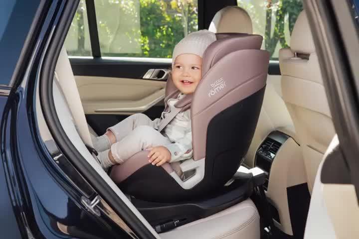 Video of britax-swivel-birth-7-years-approx-height-40-125cm-i-size-isofix-360-spin-car-seat-space-black