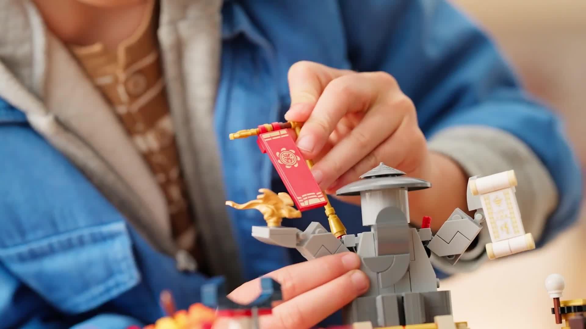 Video of lego-ninjago-tournament-battle-arena-toy-set-71818