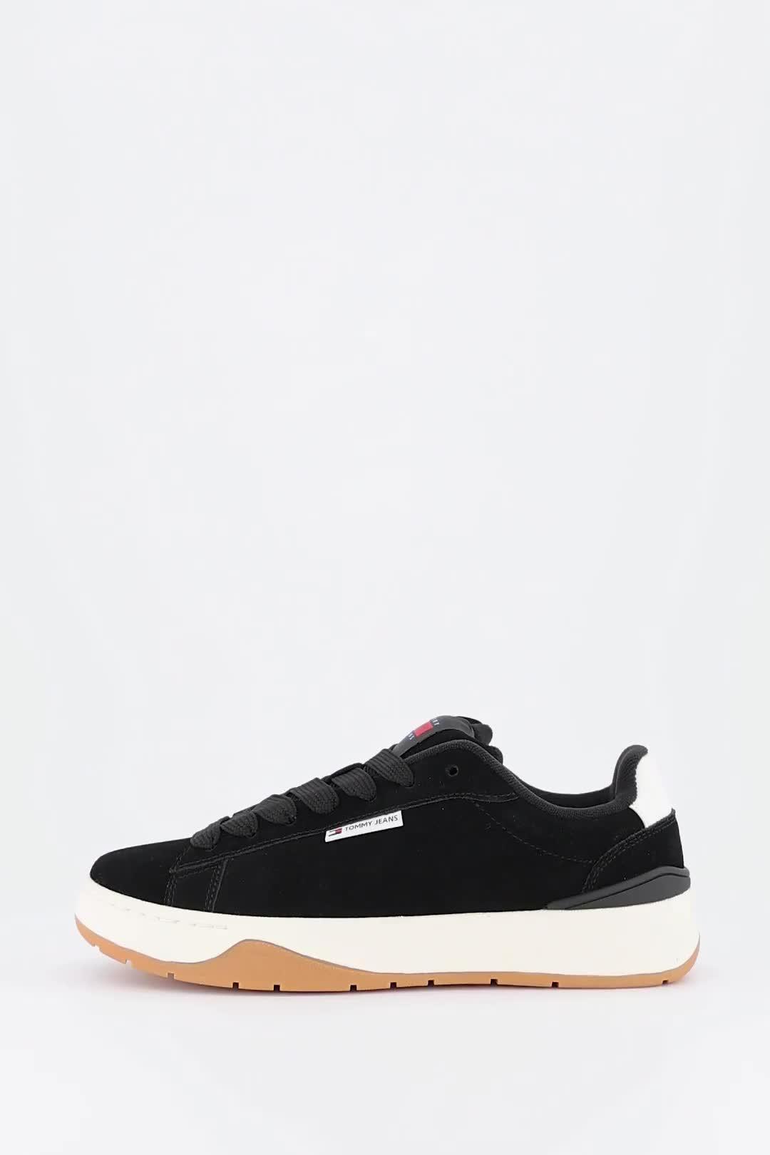 Video of tommy-jeans-skate-suede-trainers-black