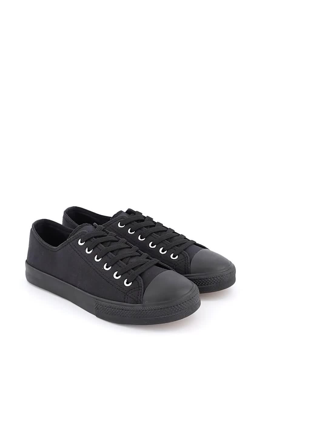 Video of everyday-extra-wide-fit-canvas-lace-up-trainer-black