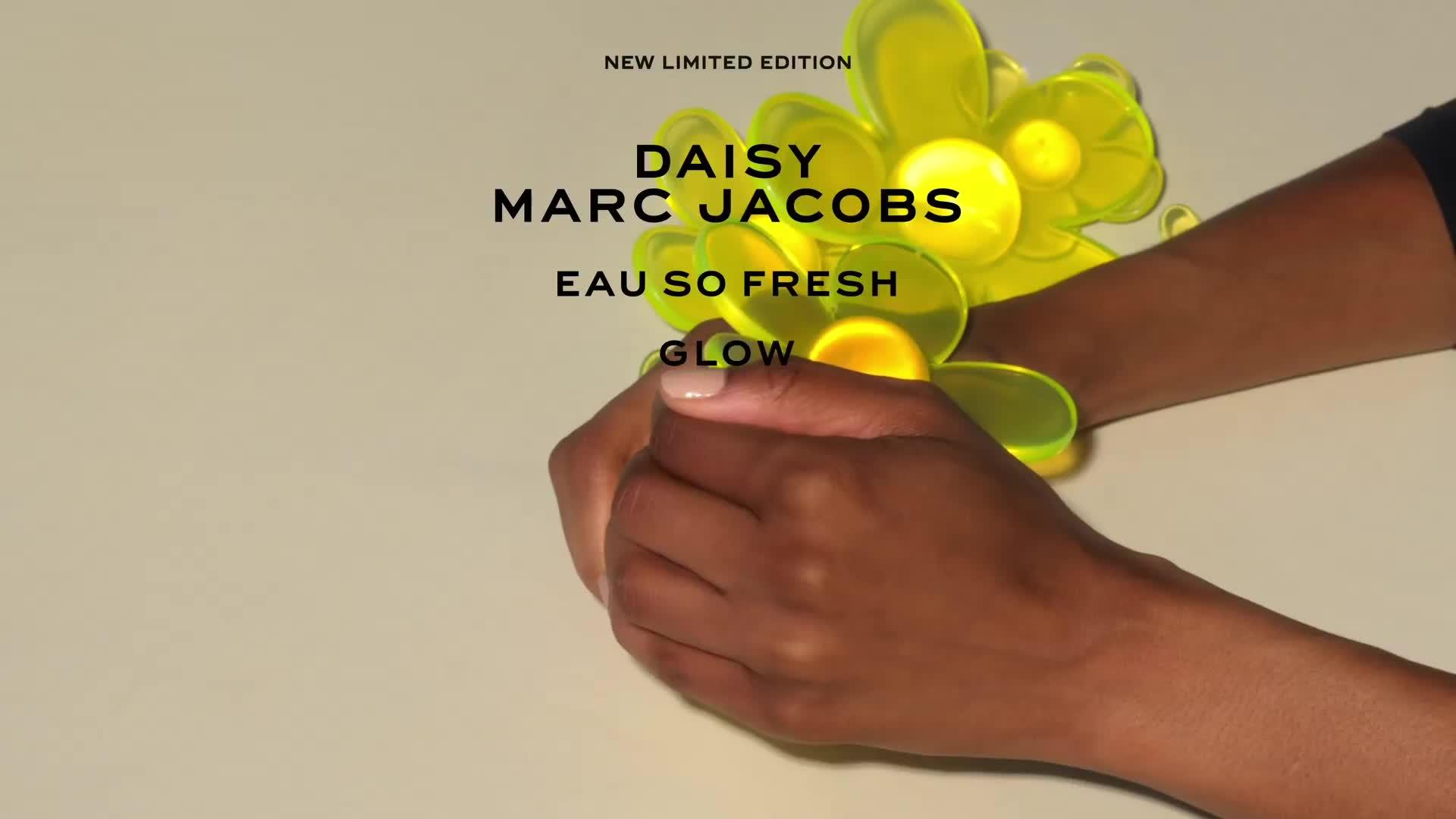 Video of marc-jacobs-daisy-eau-so-fresh-glow-limited-edition-edt--nbsp75ml