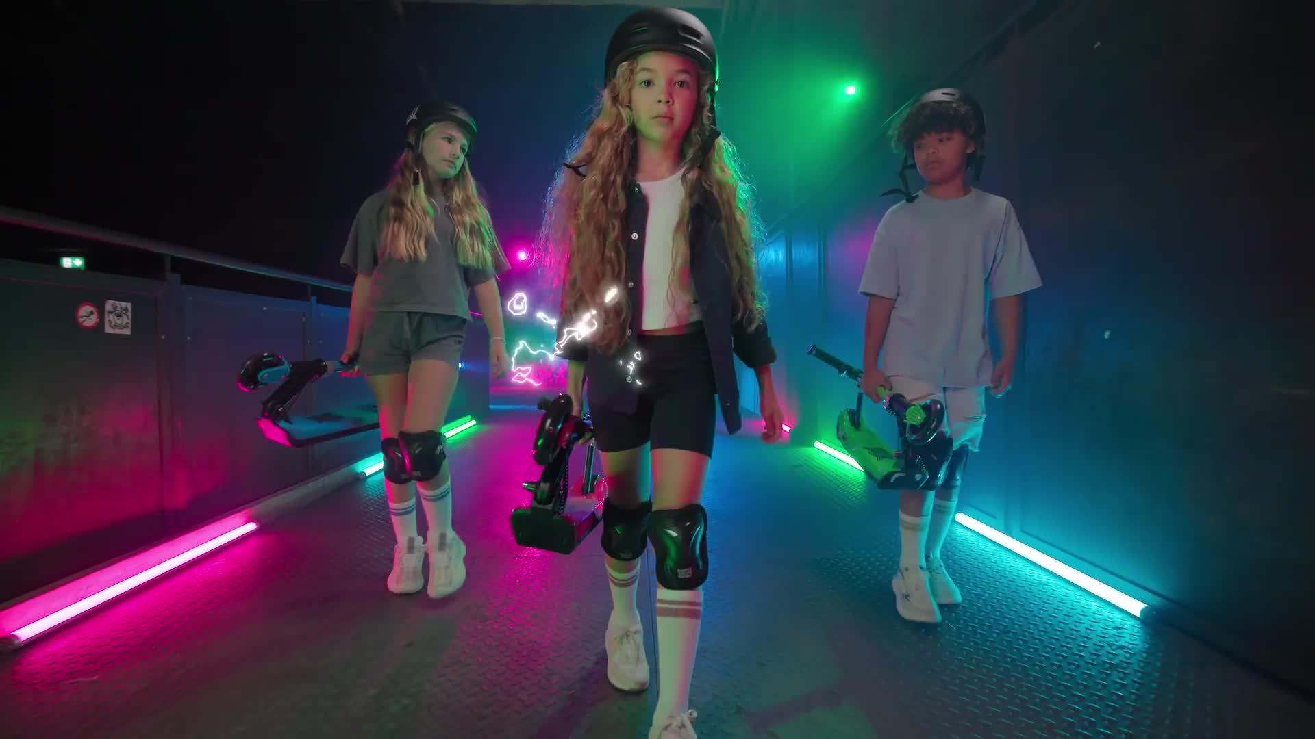 Video of xootz-elements-electric-scooter-green