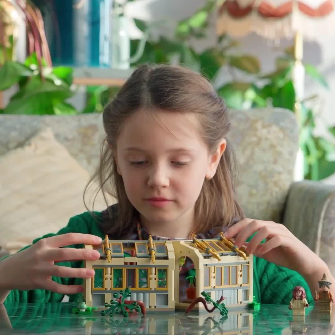 Image thumbnail 8 of 8 of LEGO Harry Potter Hogwarts Castle: Herbology Class 76445