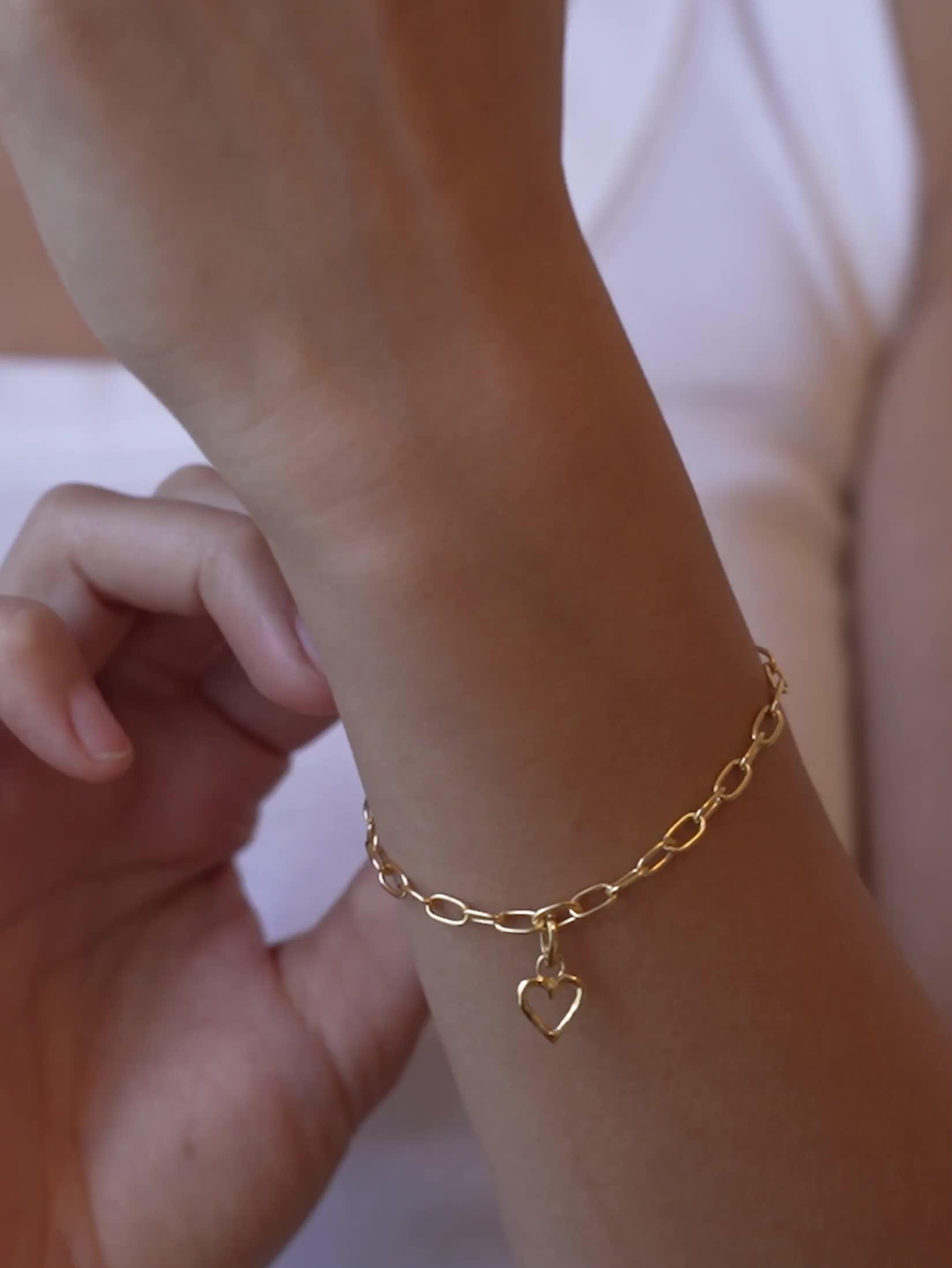 Video of enamel-copenhagen-organic-heart-gold-charm