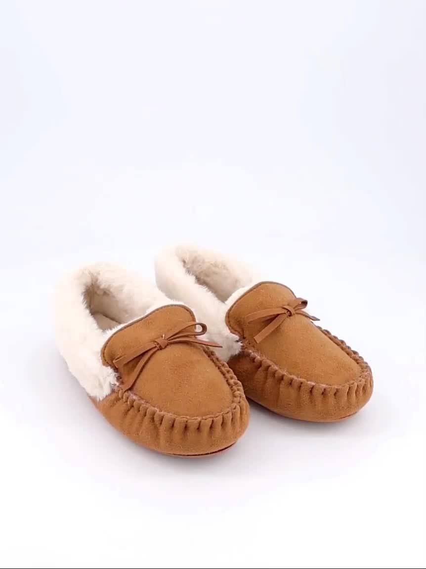 Video of the-very-collection-moccasin-slippers-tan