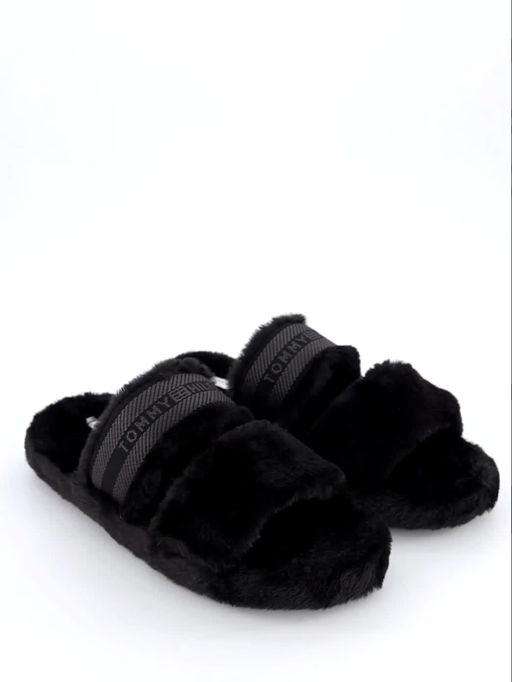 Video of tommy-hilfiger-logo-fur-slipper-black