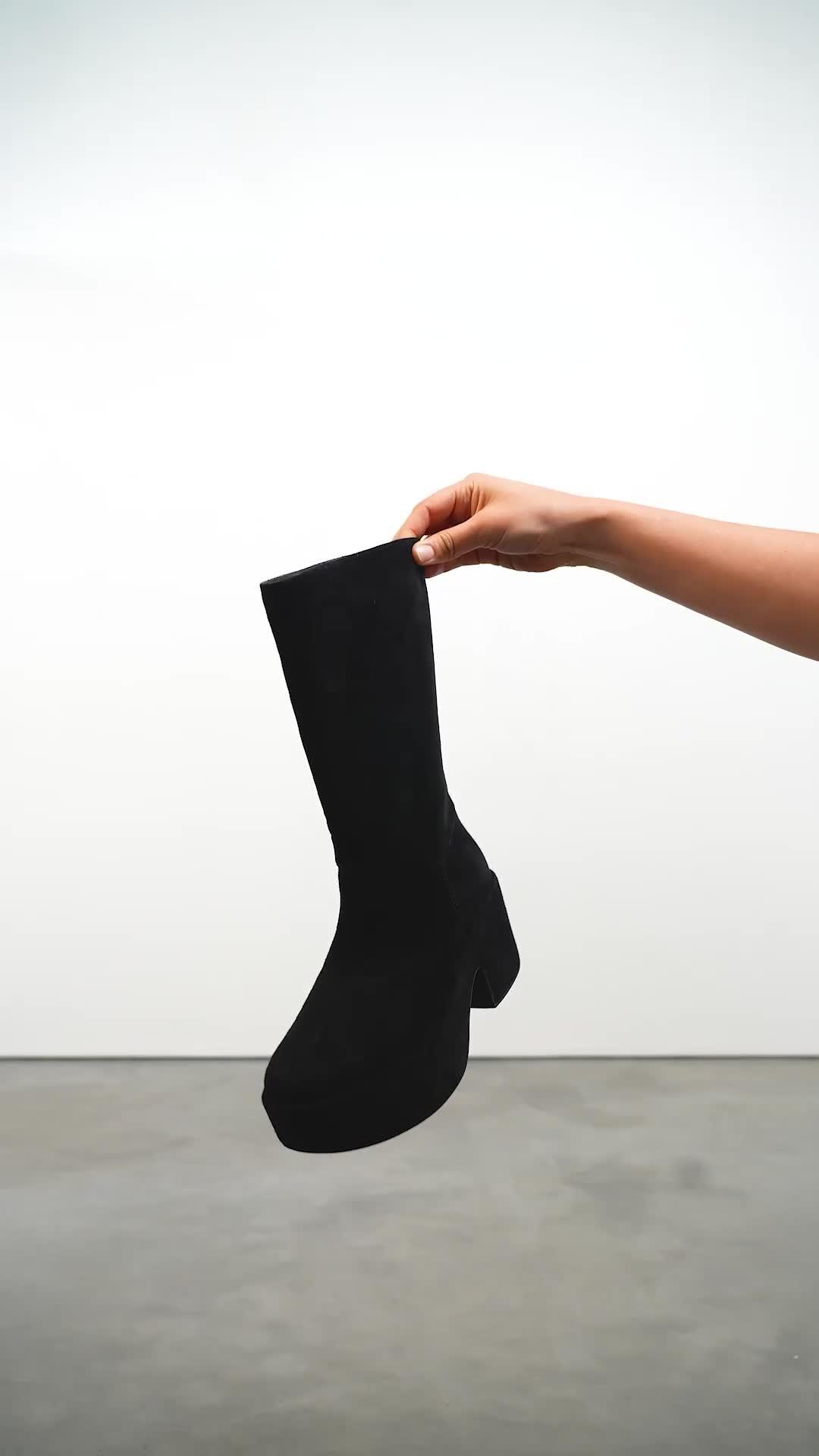 Video of fitflop-platfforms-slouch-suede-heeled-short-boots-black